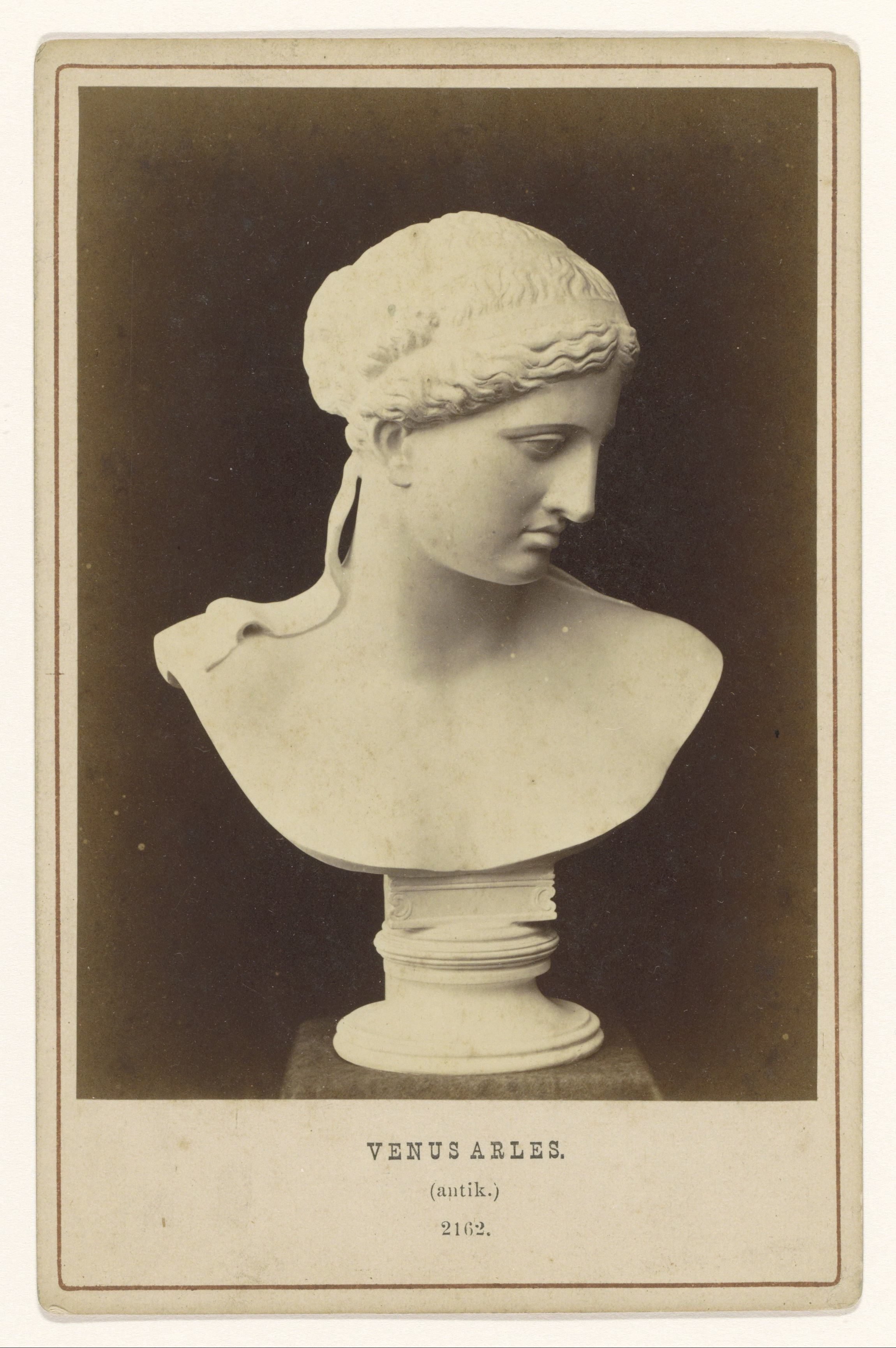 Sculptuur van het hoofd van de Venus van Arles