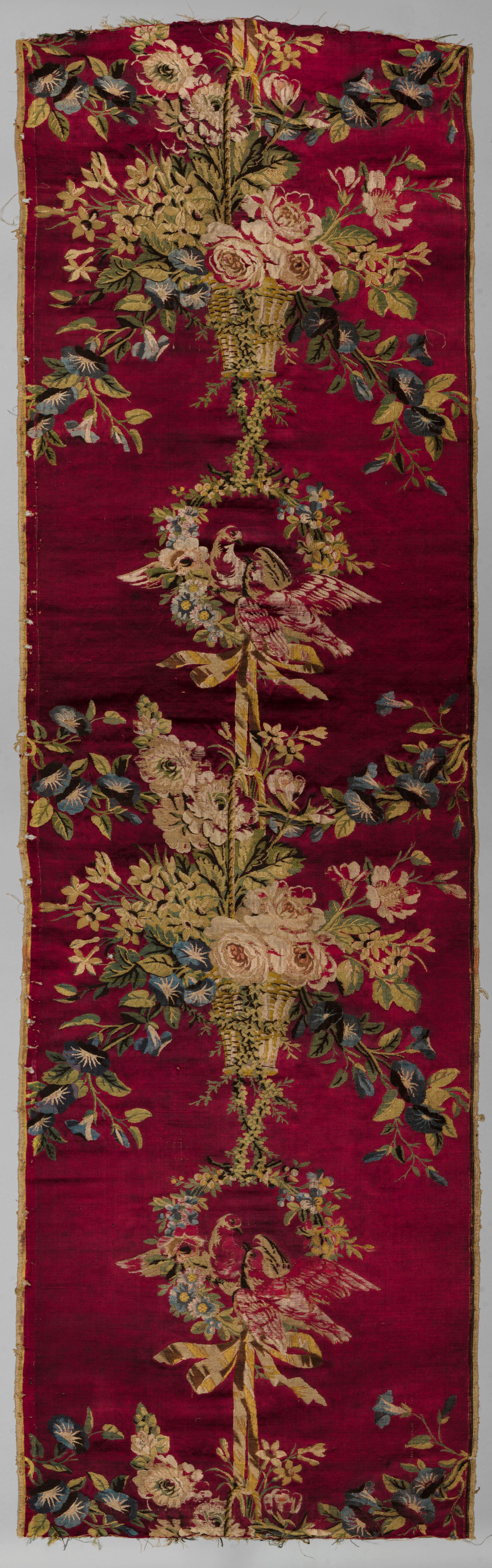 Wandbespanning van lampas met tortelduivenpatroon