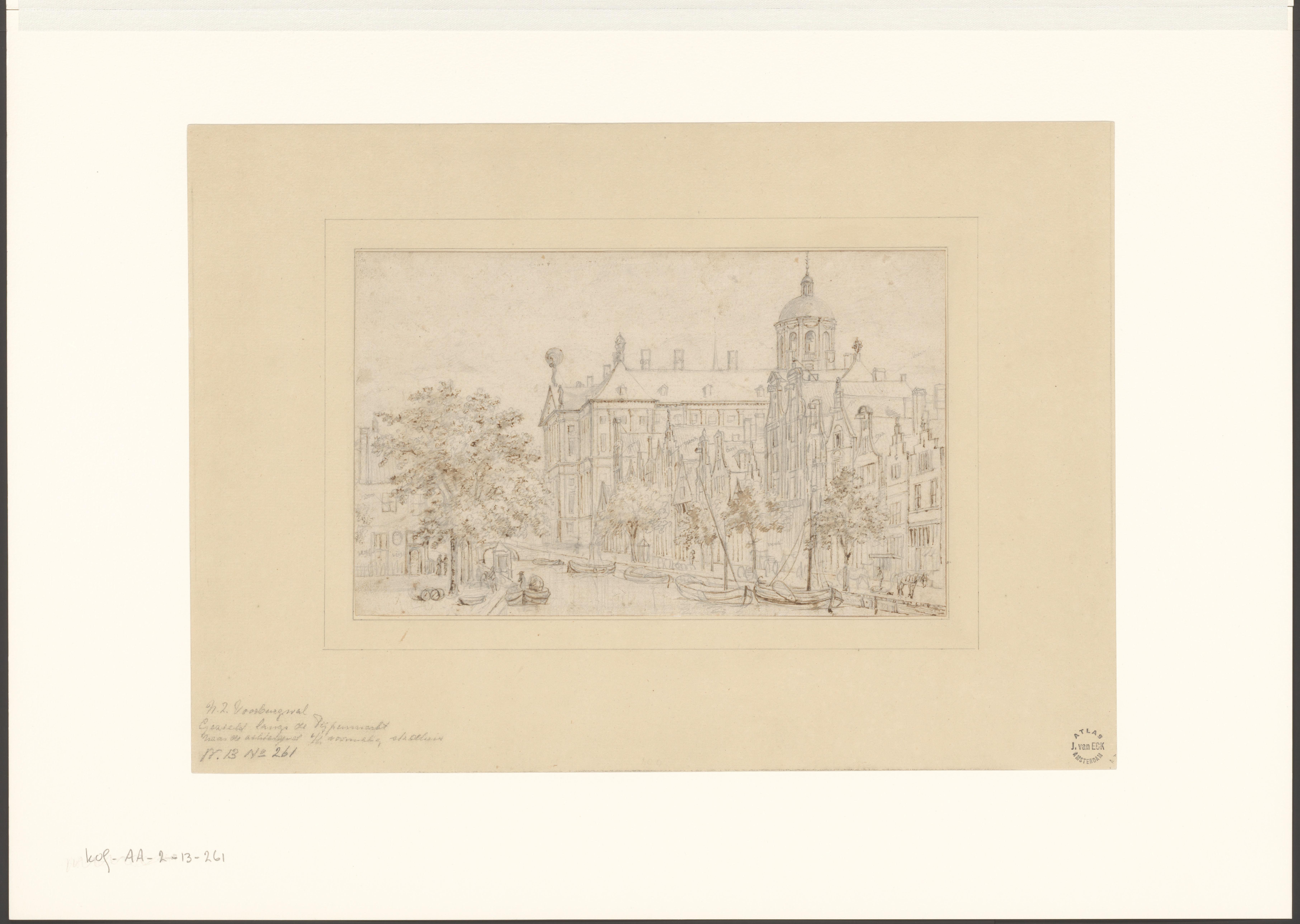 Gezicht op het Stadhuis op de Dam vanaf de Nieuwezijds Voorburgwal