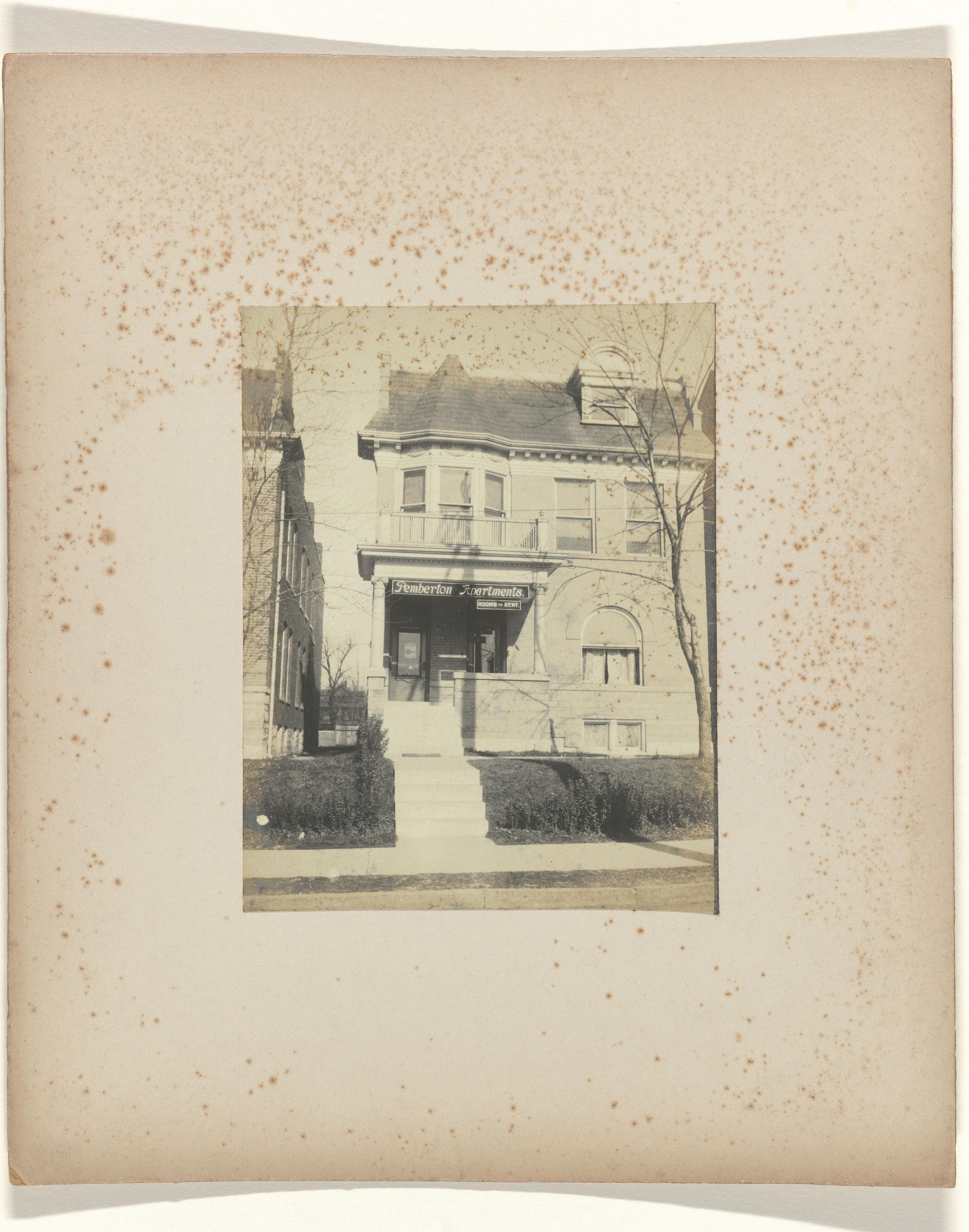 Pemberton Apartments tijdens de wereldtentoonstelling in St. Louis (Louisiana Purchase Exposition), 1904
