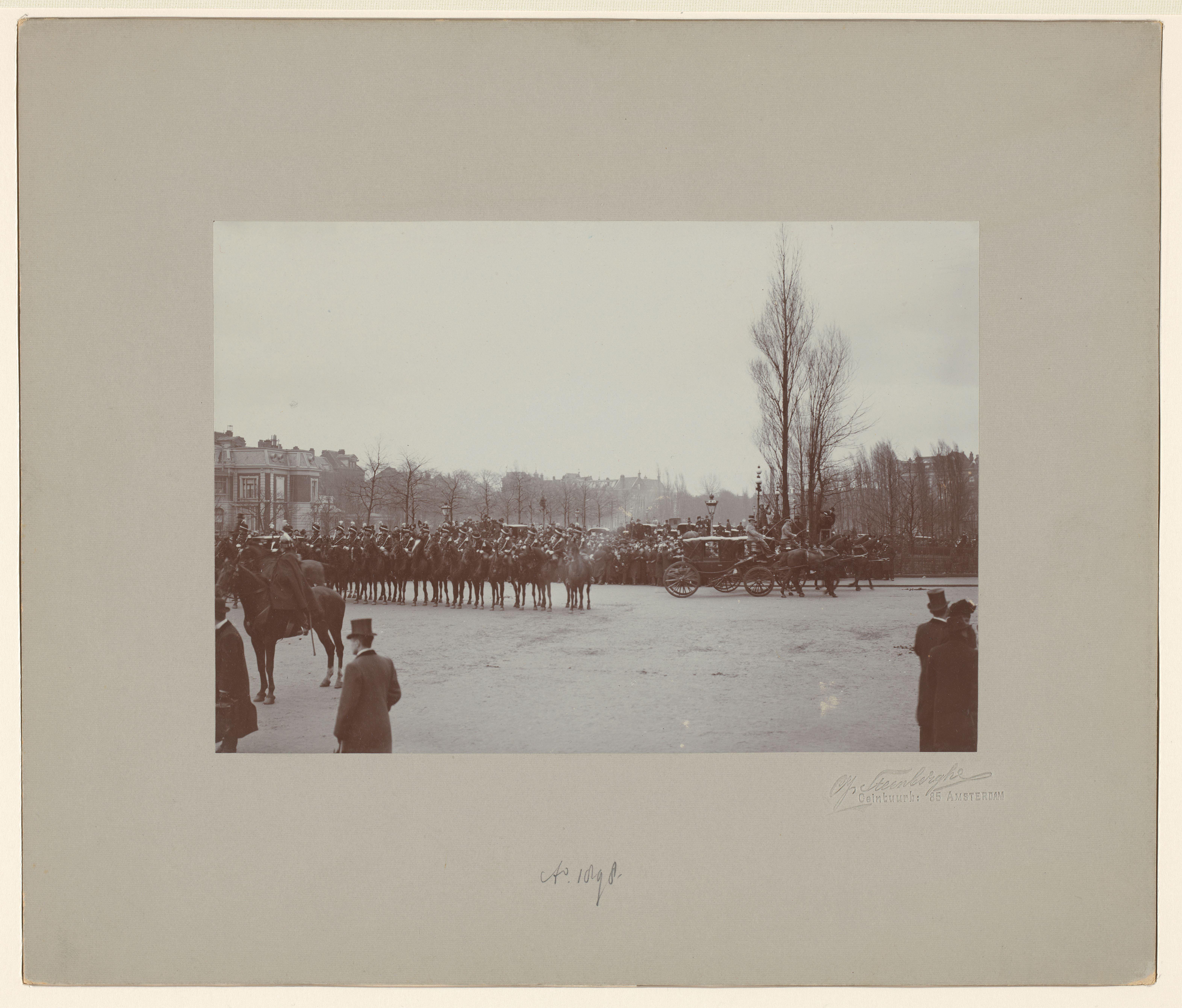 Inhuldiging van koningin Wilhelmina, voor het Rijksmuseum