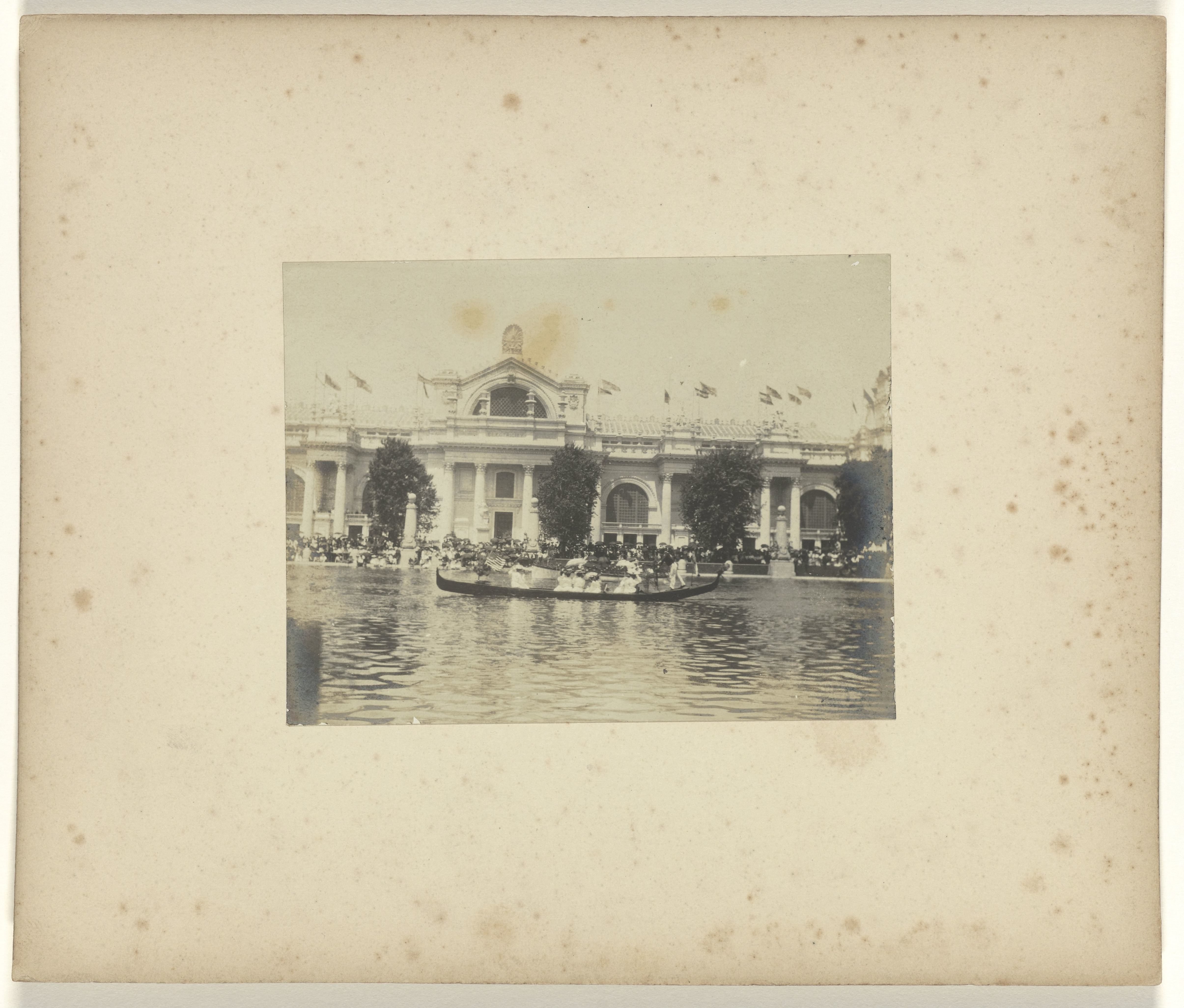 Gondel met vrouwen op de wereldtentoonstelling in St. Louis (Louisiana Purchase Exposition), 1904