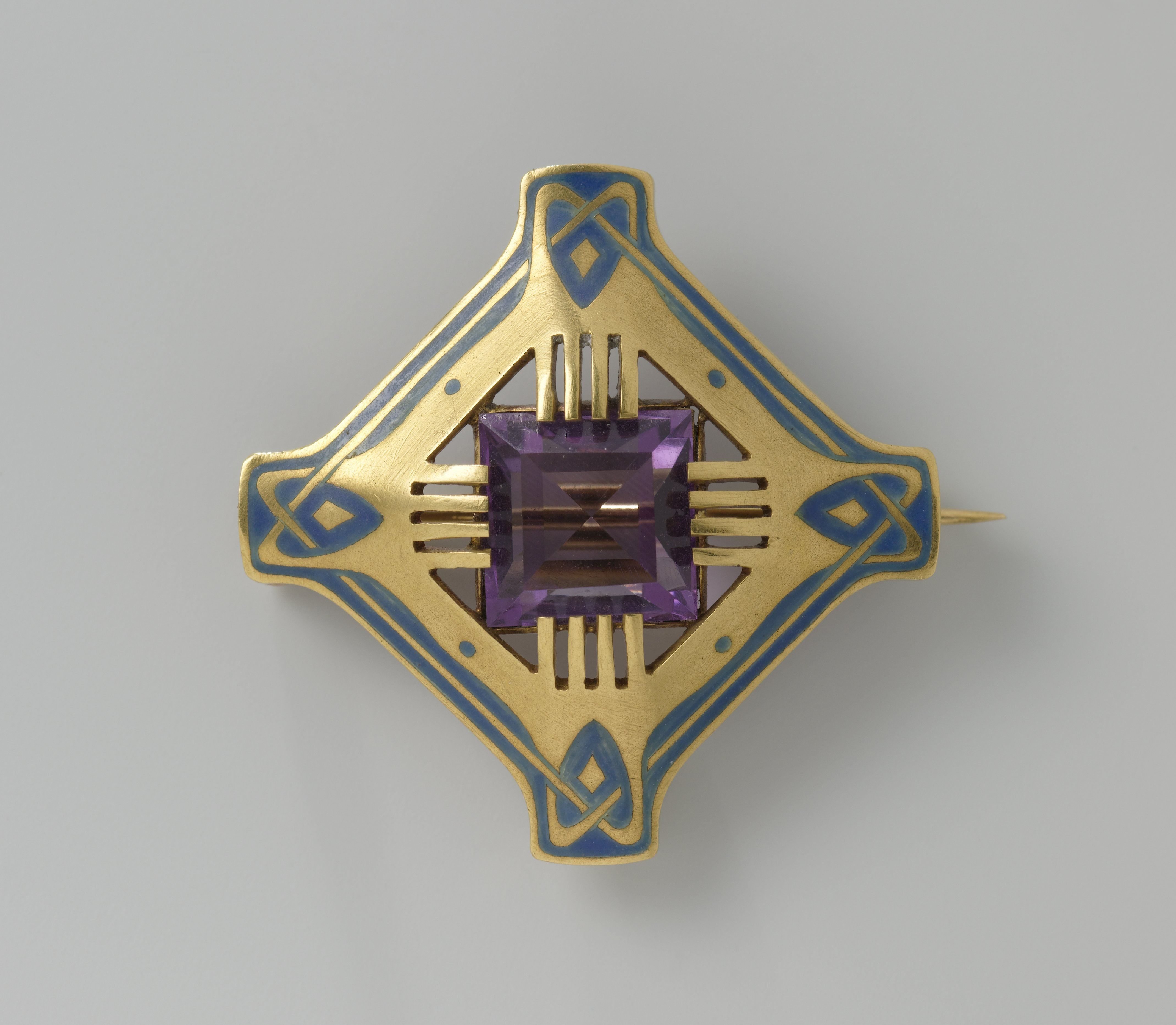 Broche
