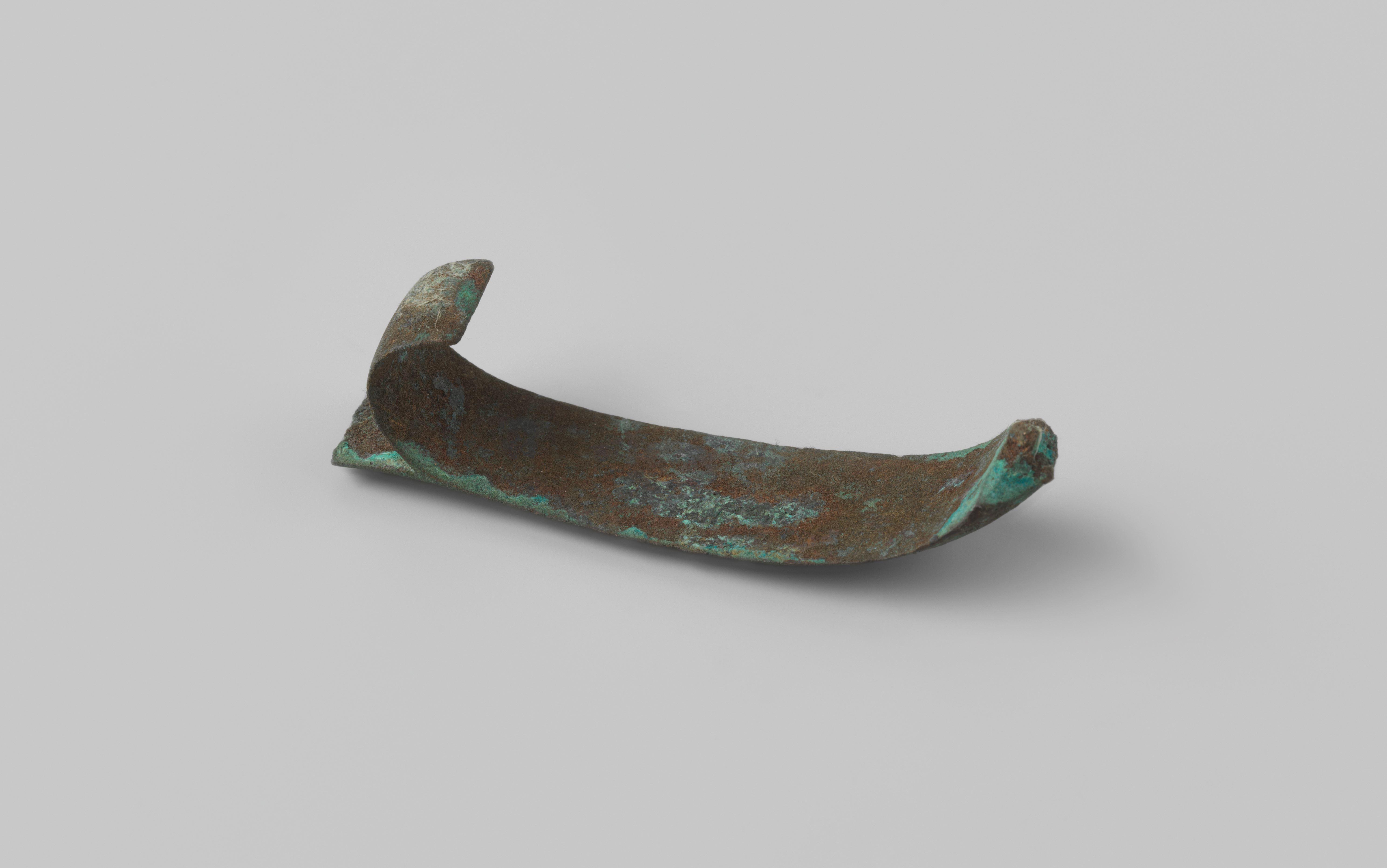 Fragment trekkerbeugel van een handwapen uit het wrak van de Oost-Indiëvaarder Hollandia