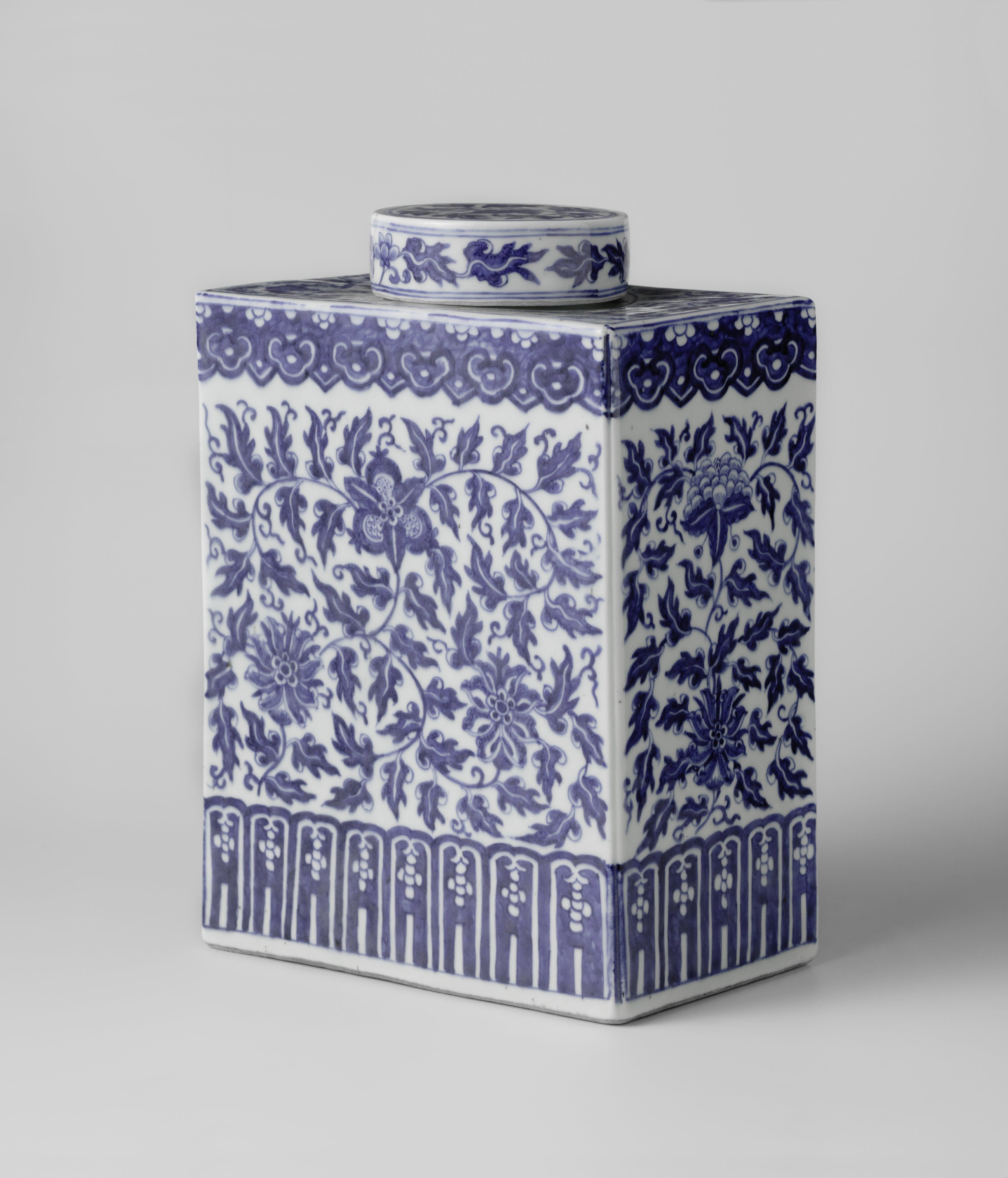 Rectangular tea caddy with flower scrolls and bats