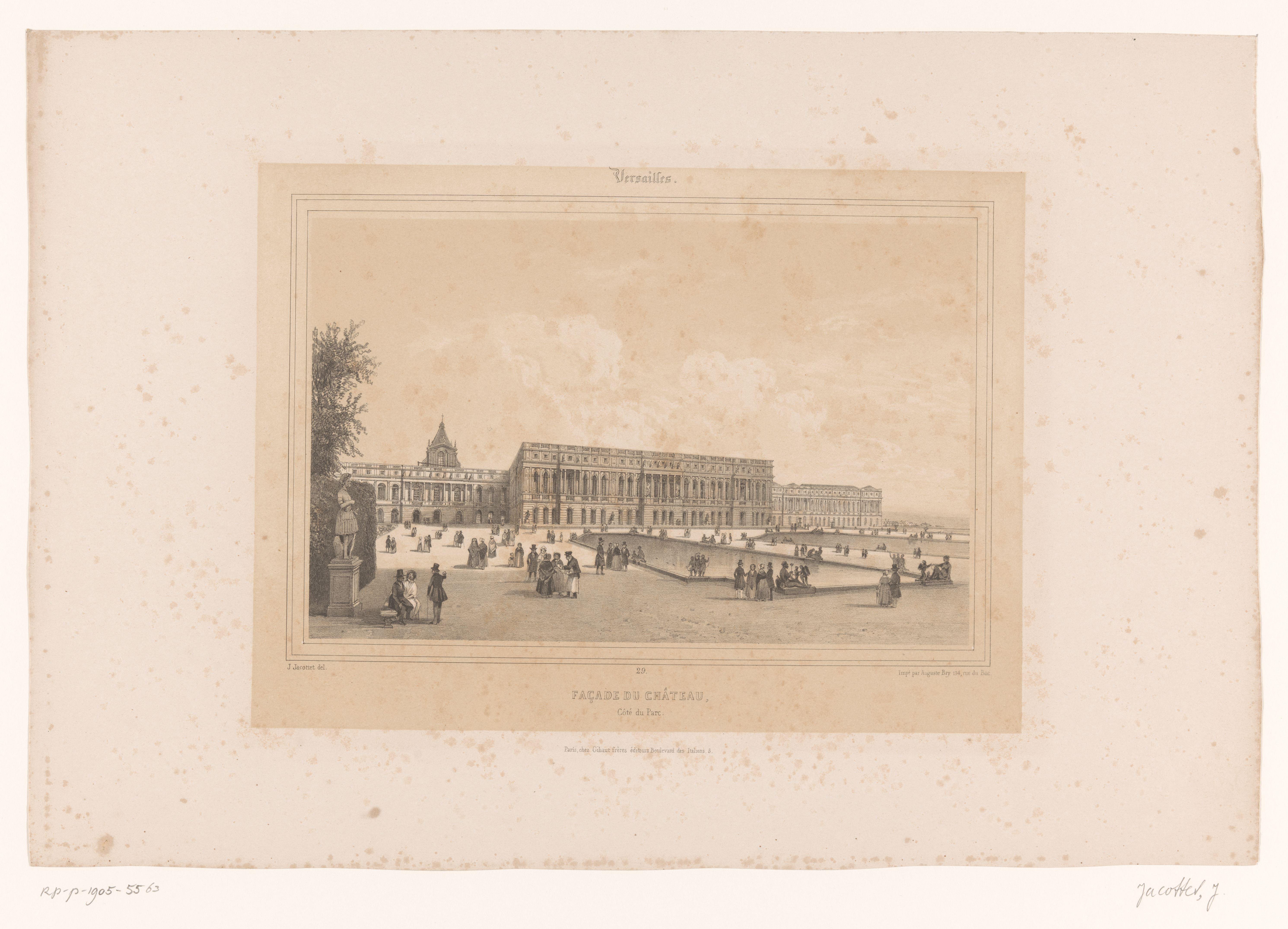 Zicht op het kasteel van Versailles vanuit de tuinen