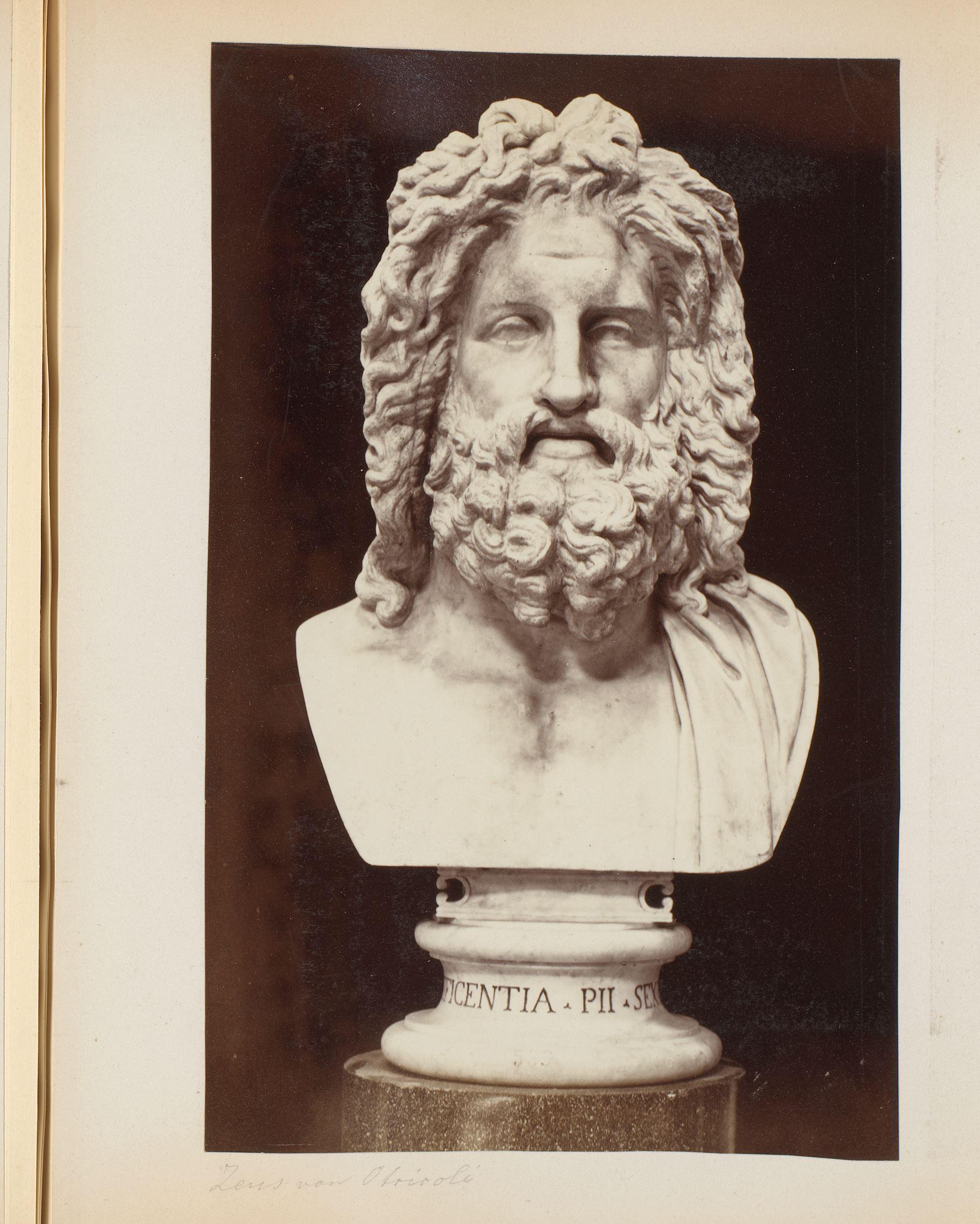 Sculptuur van Zeus of Jupiter van Otricoli in de Vaticaanse Musea te Rome, Italië