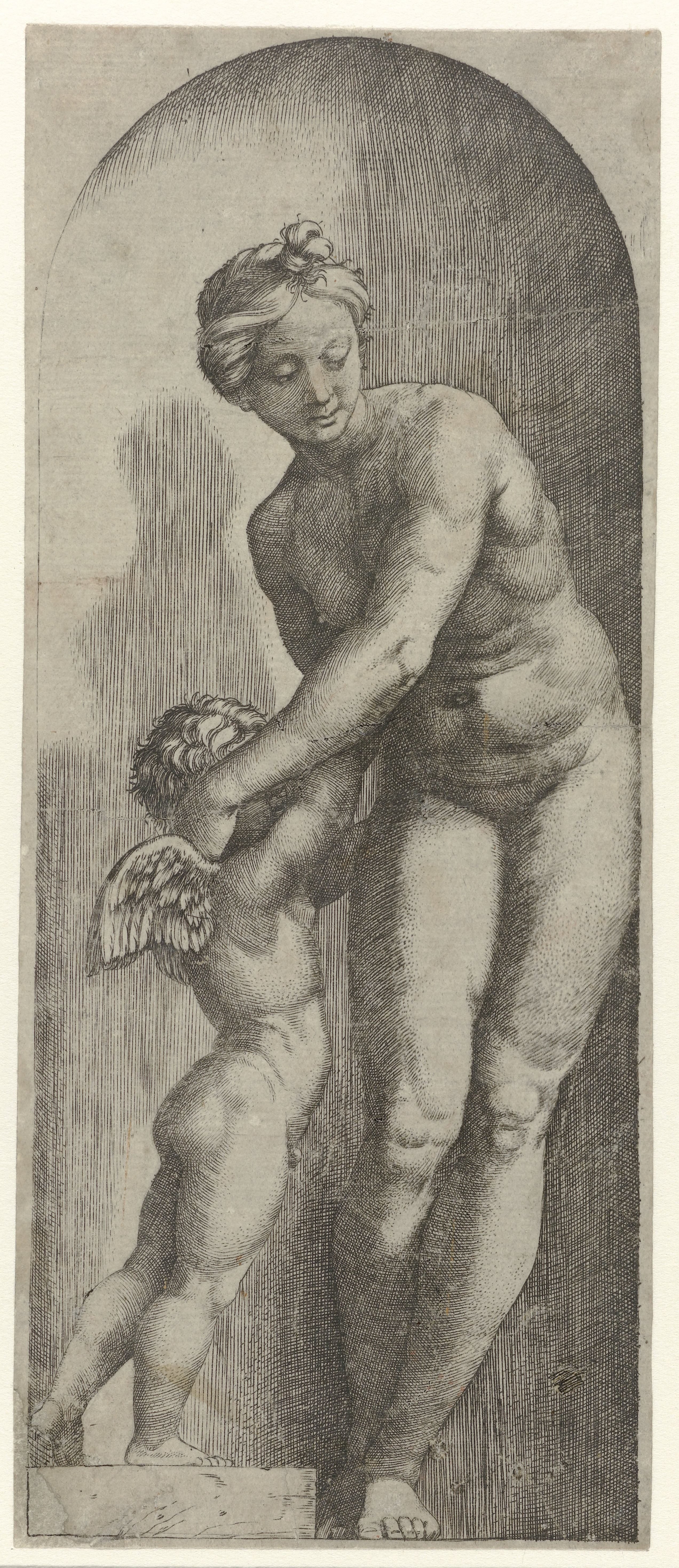 Venus en Amor staand in nis