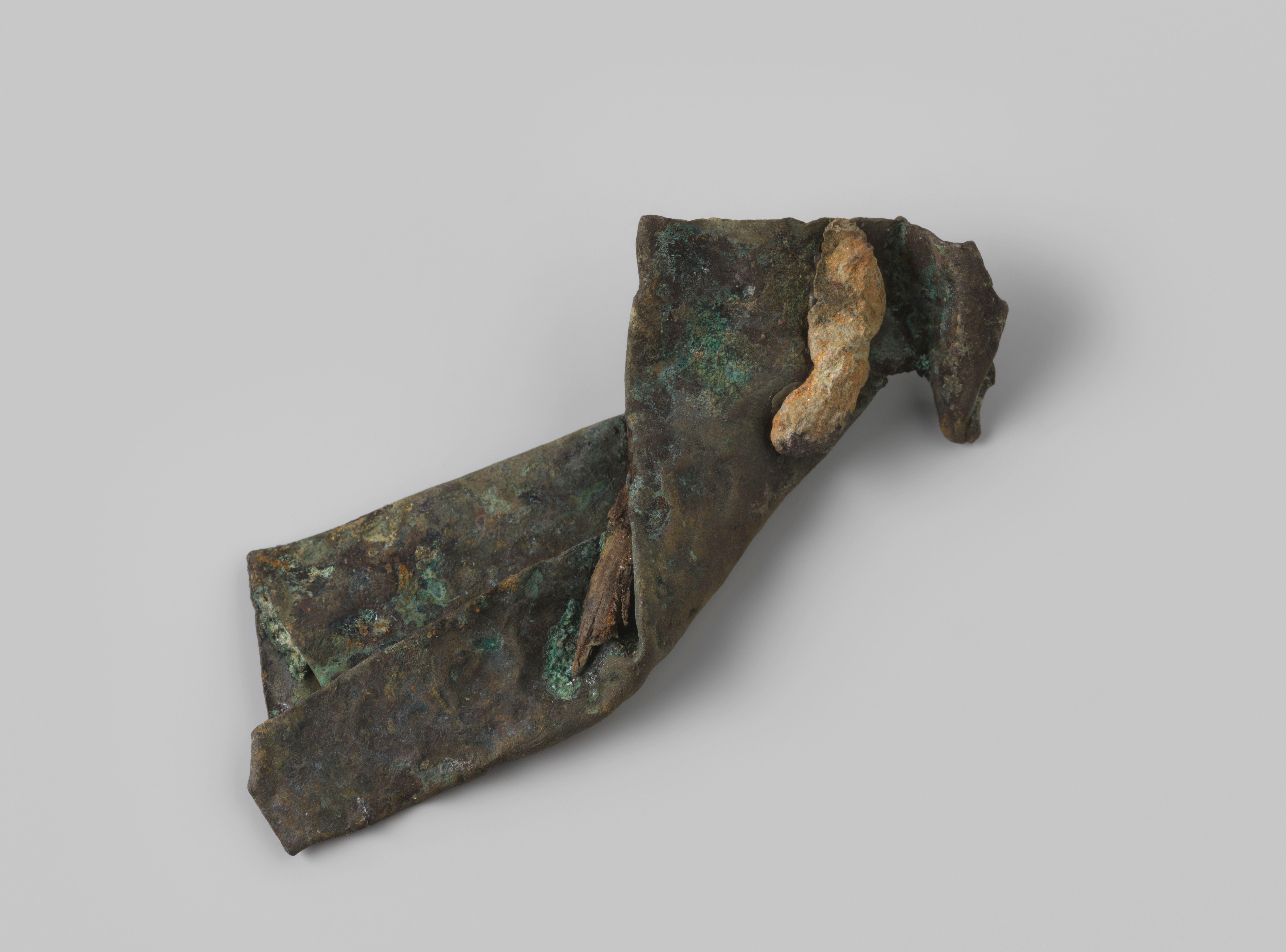 Patroonhuls met loodfragment uit het wrak van de Oost-Indiëvaarder Hollandia