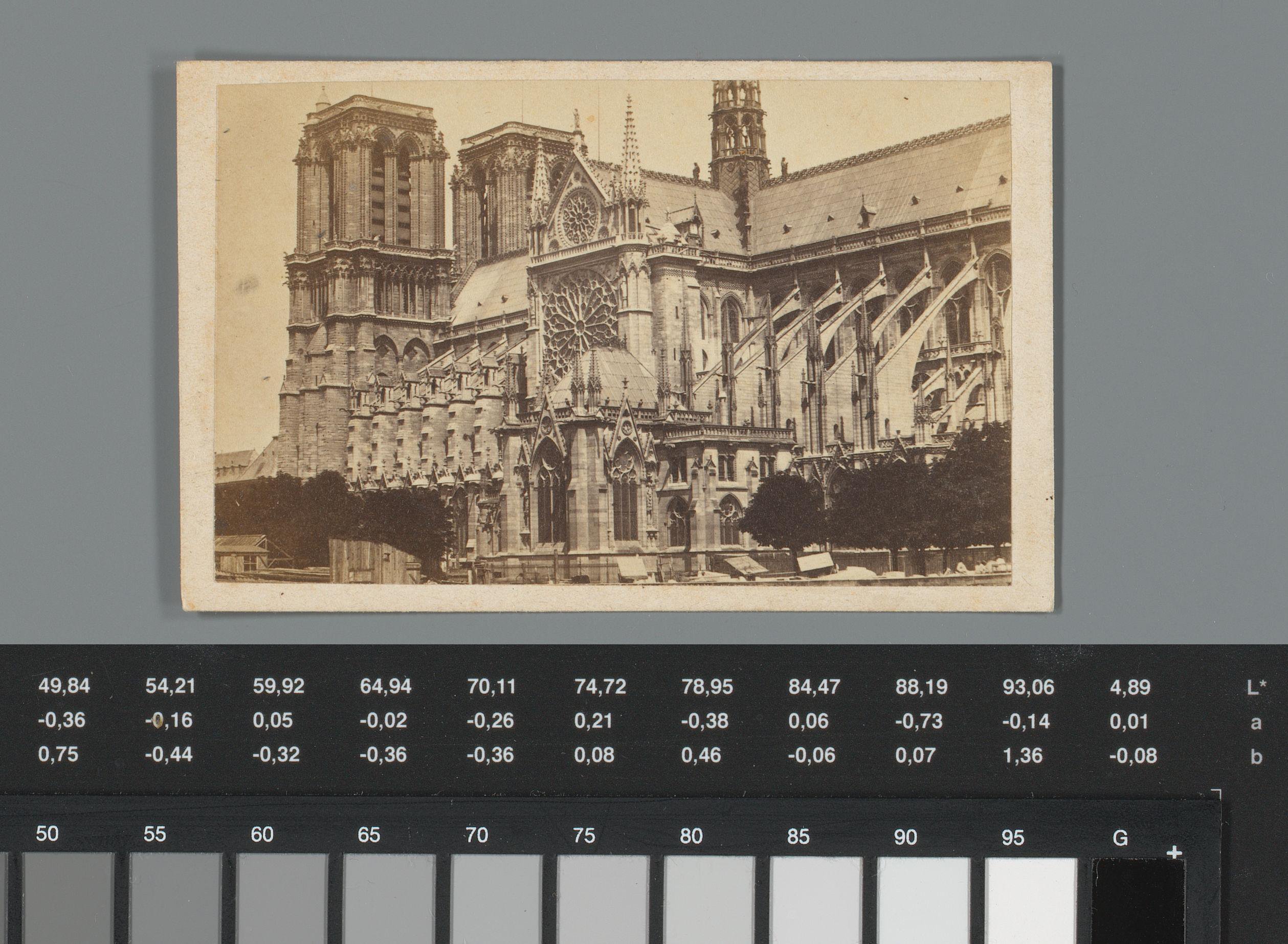 Gezicht op de Notre-Dame met reclame voor Maison Breton, Parijs