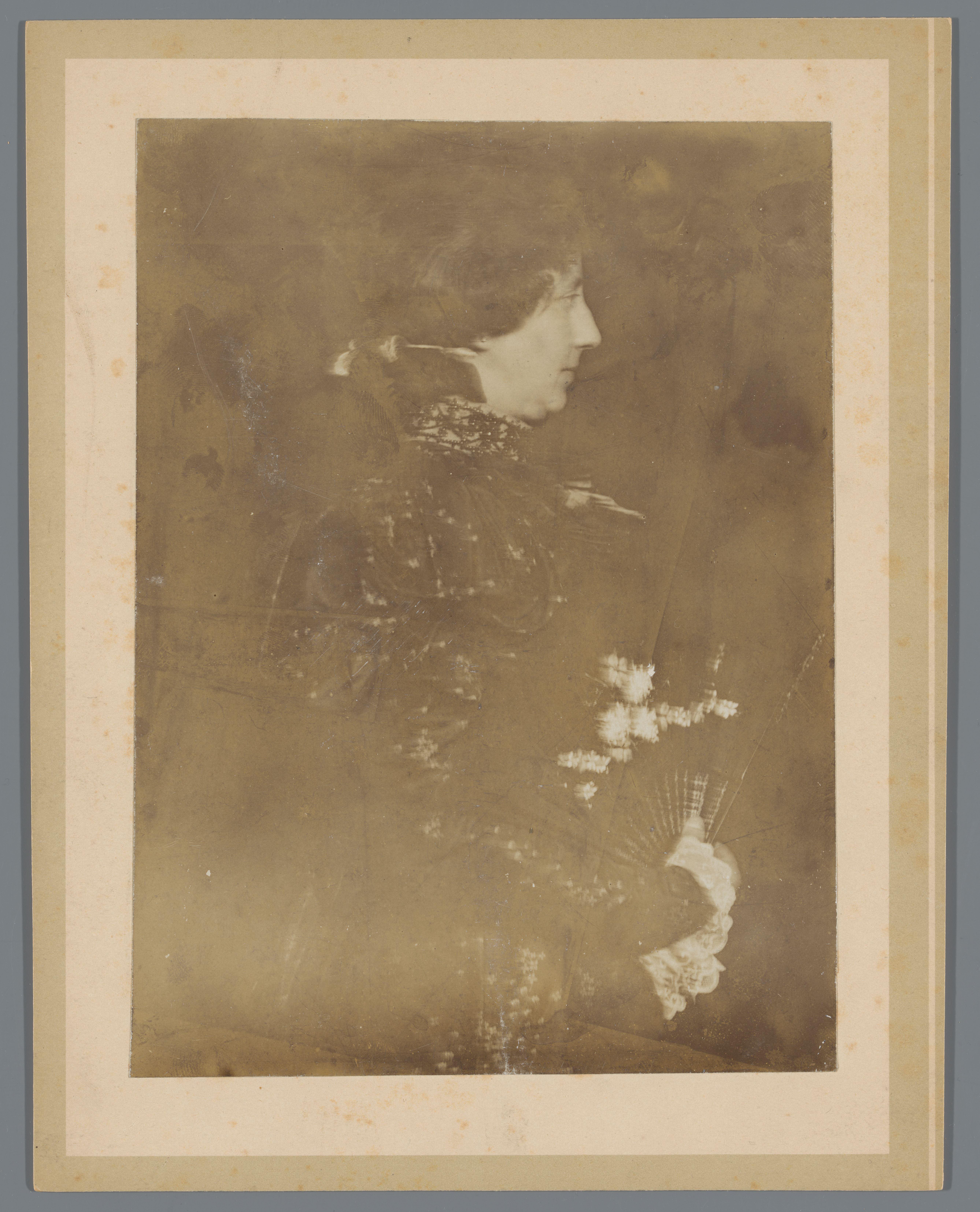 Portret van Johanna Stam, de echtgenote van de schilder Herman van der Weele, met een geopende waaier in haar hand