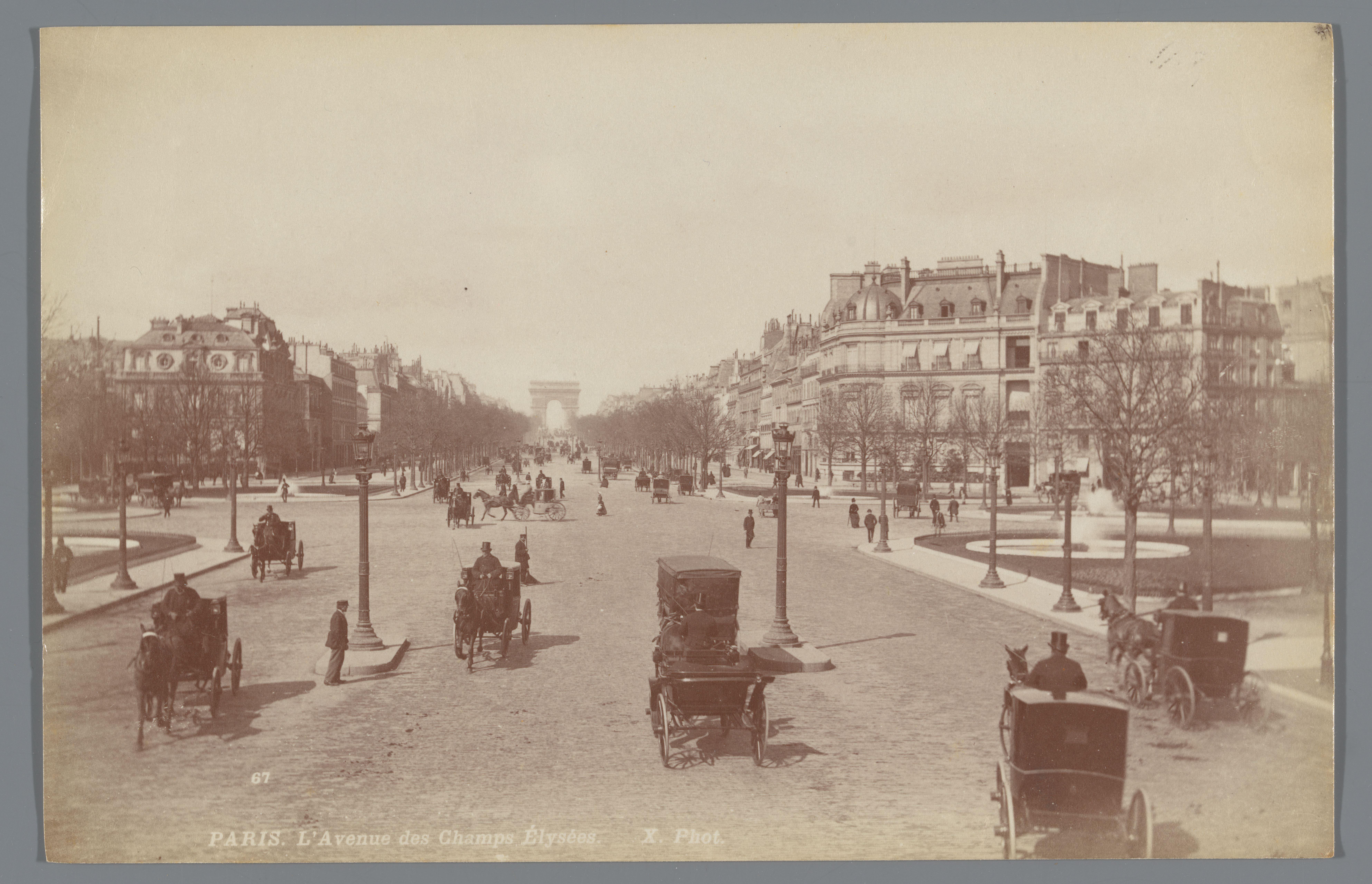 Gezicht op de Avenue des Champs Elysées, Parijs