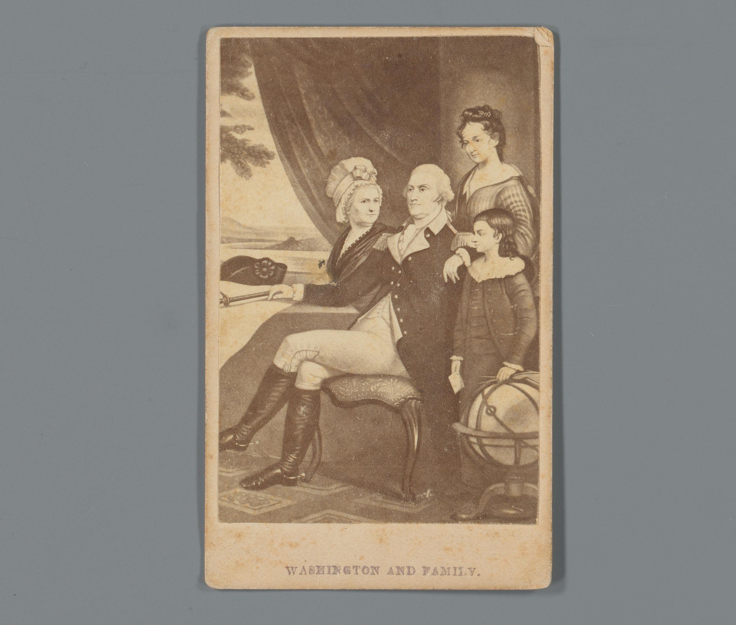 Reclame voor warenhuis Abbott's met fotoreproductie van een portret van George Washington met diens vrouw en twee stiefkleinkinderen