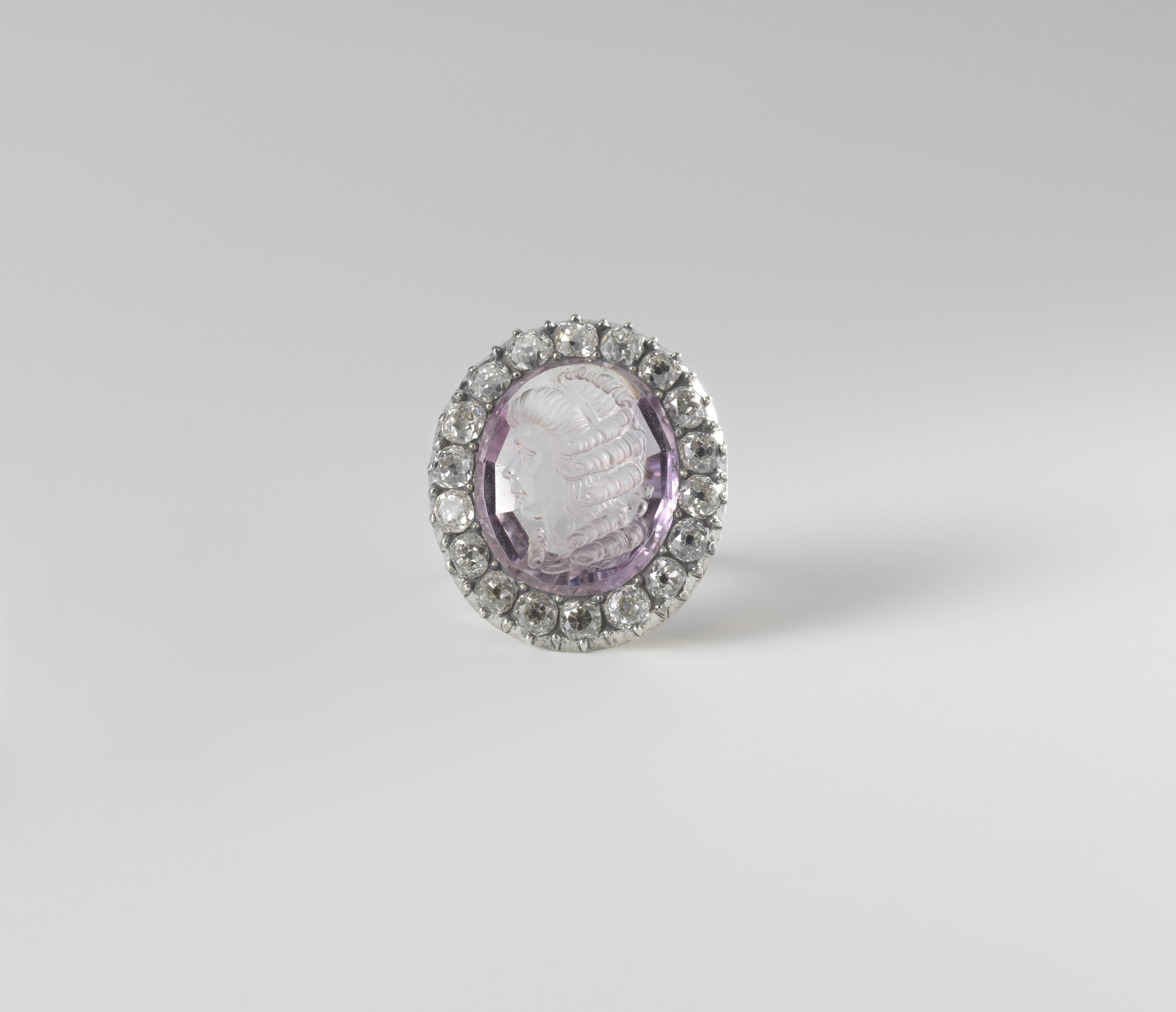 Ring met het portret van Frederica Wilhelmina Louise van Oranje-Nassau