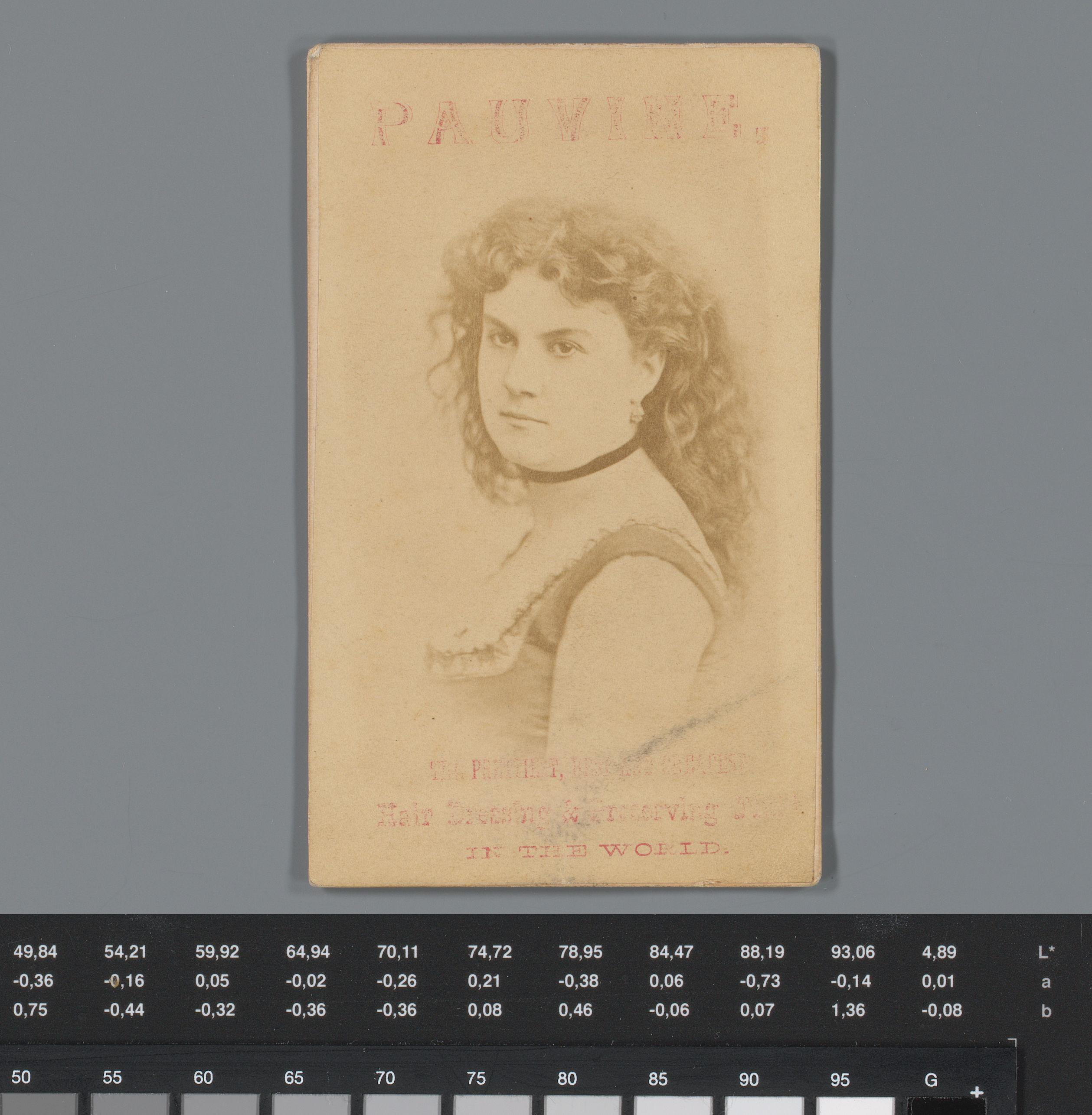 Reclame voor haarproducten van H.W. Barker & Co. te New York, met een portret van een onbekende vrouw