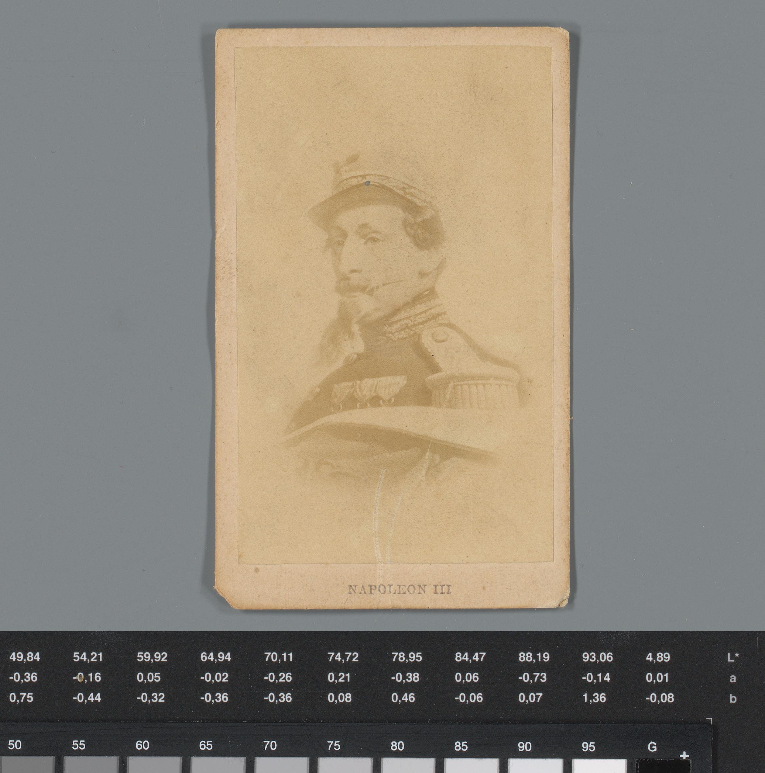 Reclame voor kledingstomerij en -reparatie met portret van Napoleon III