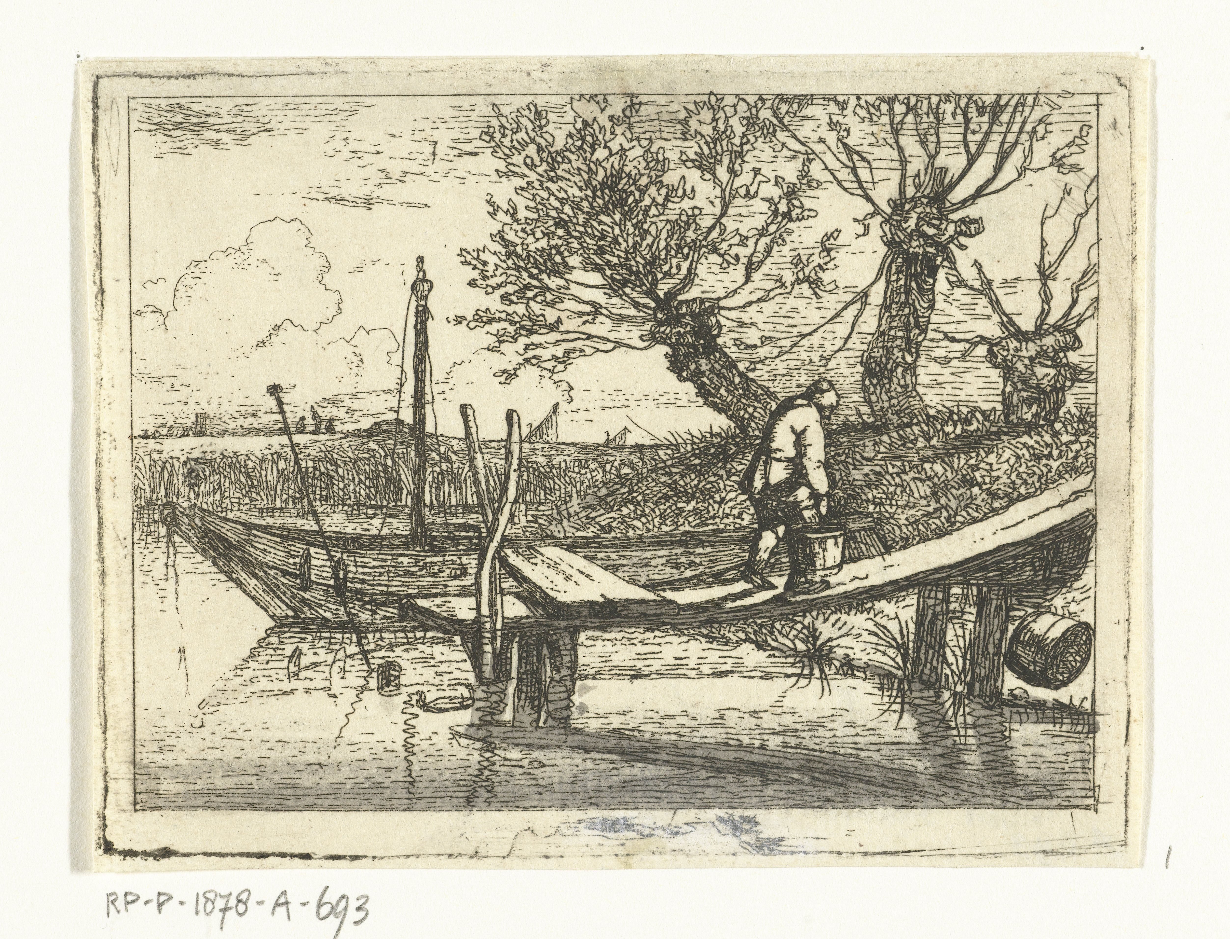 Landschap met kleine aanlegsteiger waarop lopende man met emmer