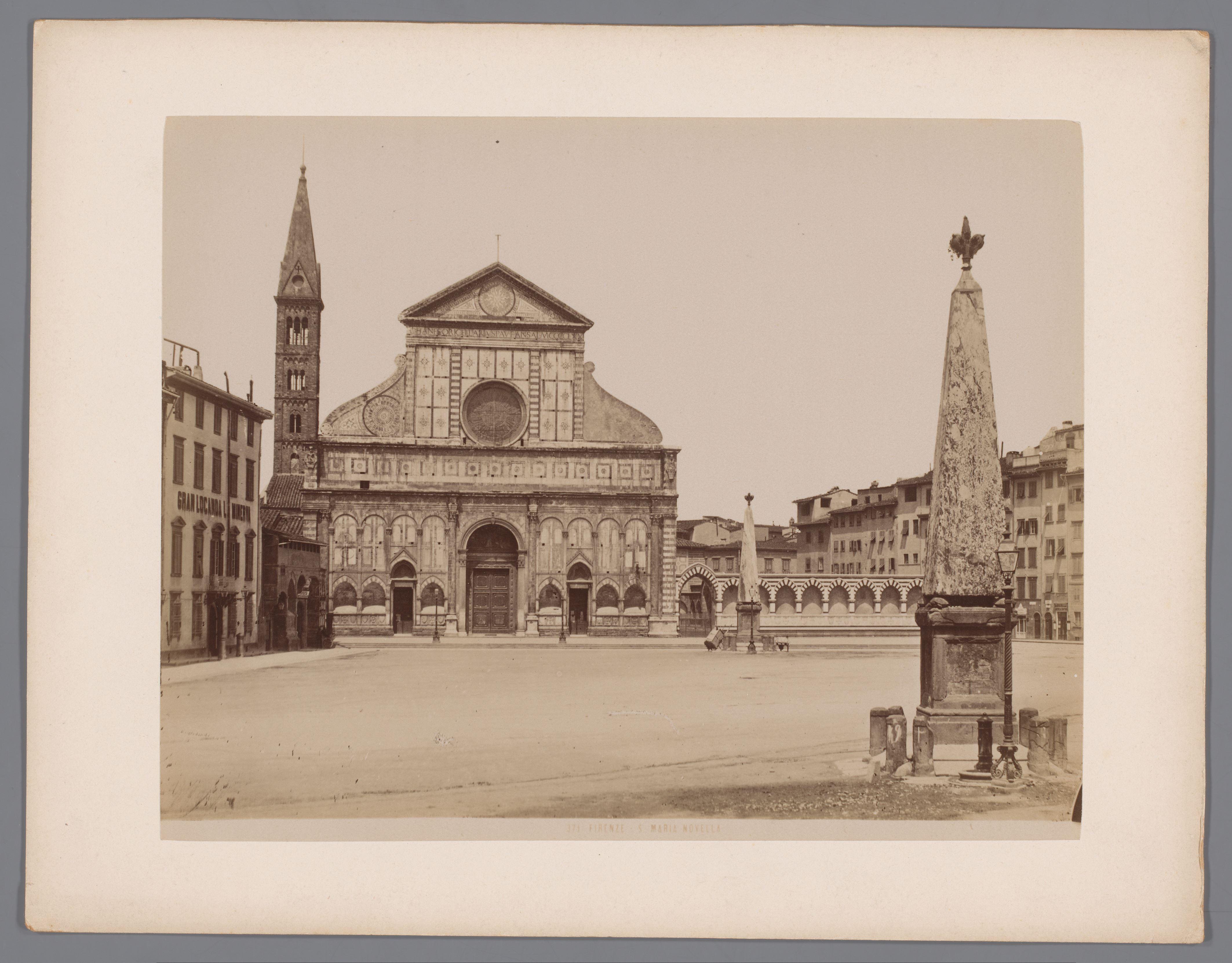 Exterieur van de Santa Maria Novella te Florence, Italië