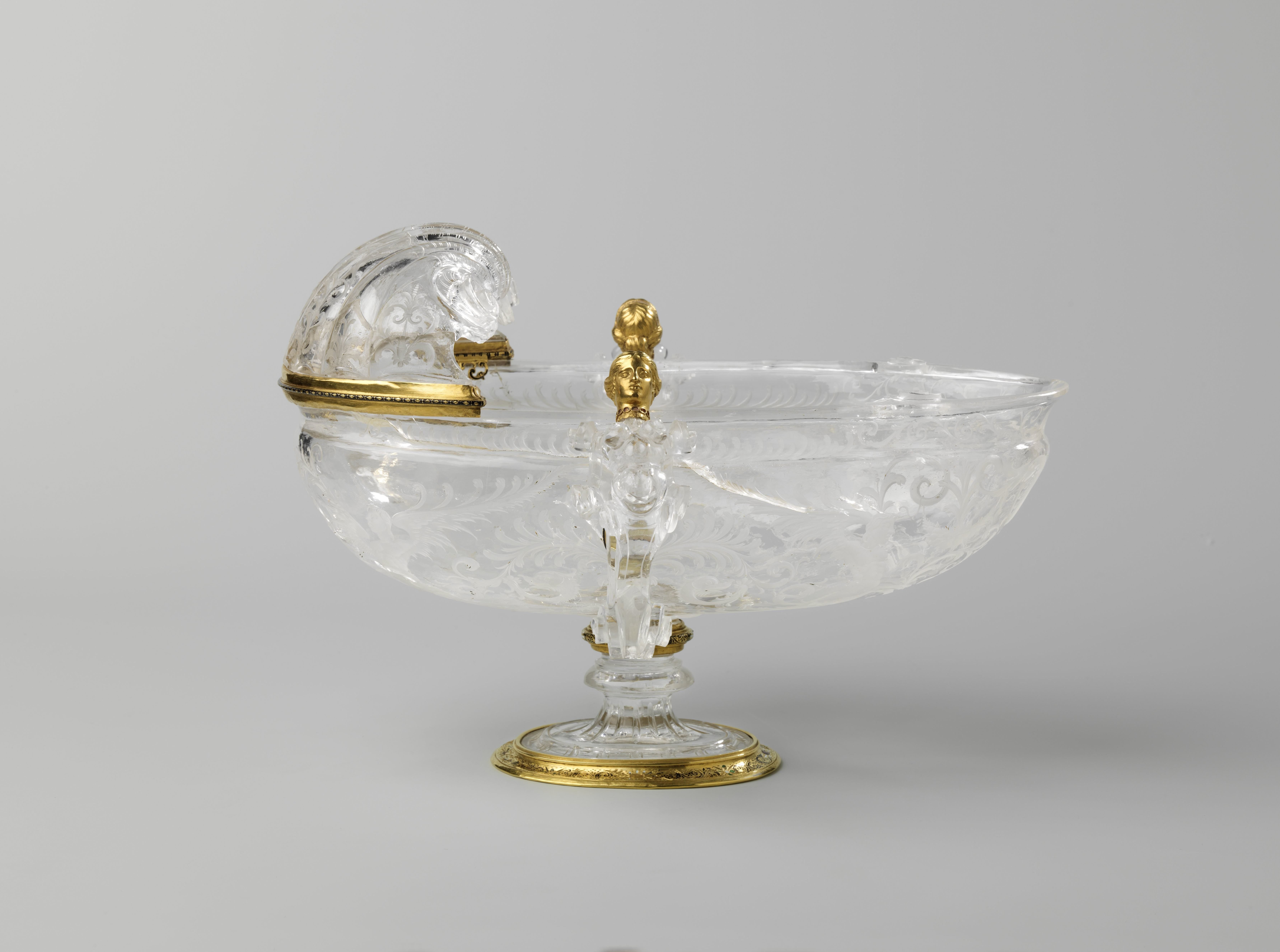 Footed dish