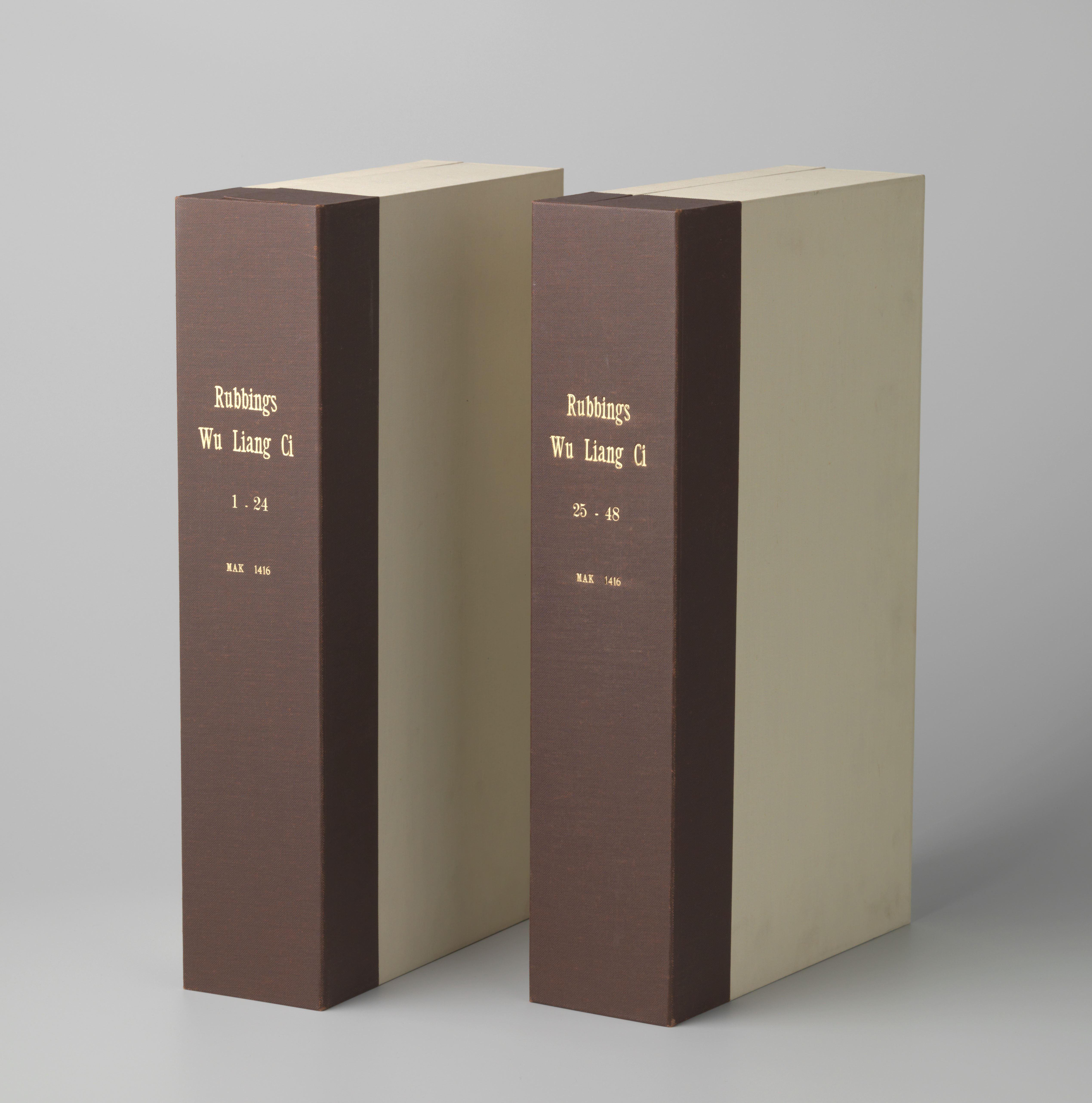 Twee albums met respectievelijk 25 en 24 wrijfprenten
