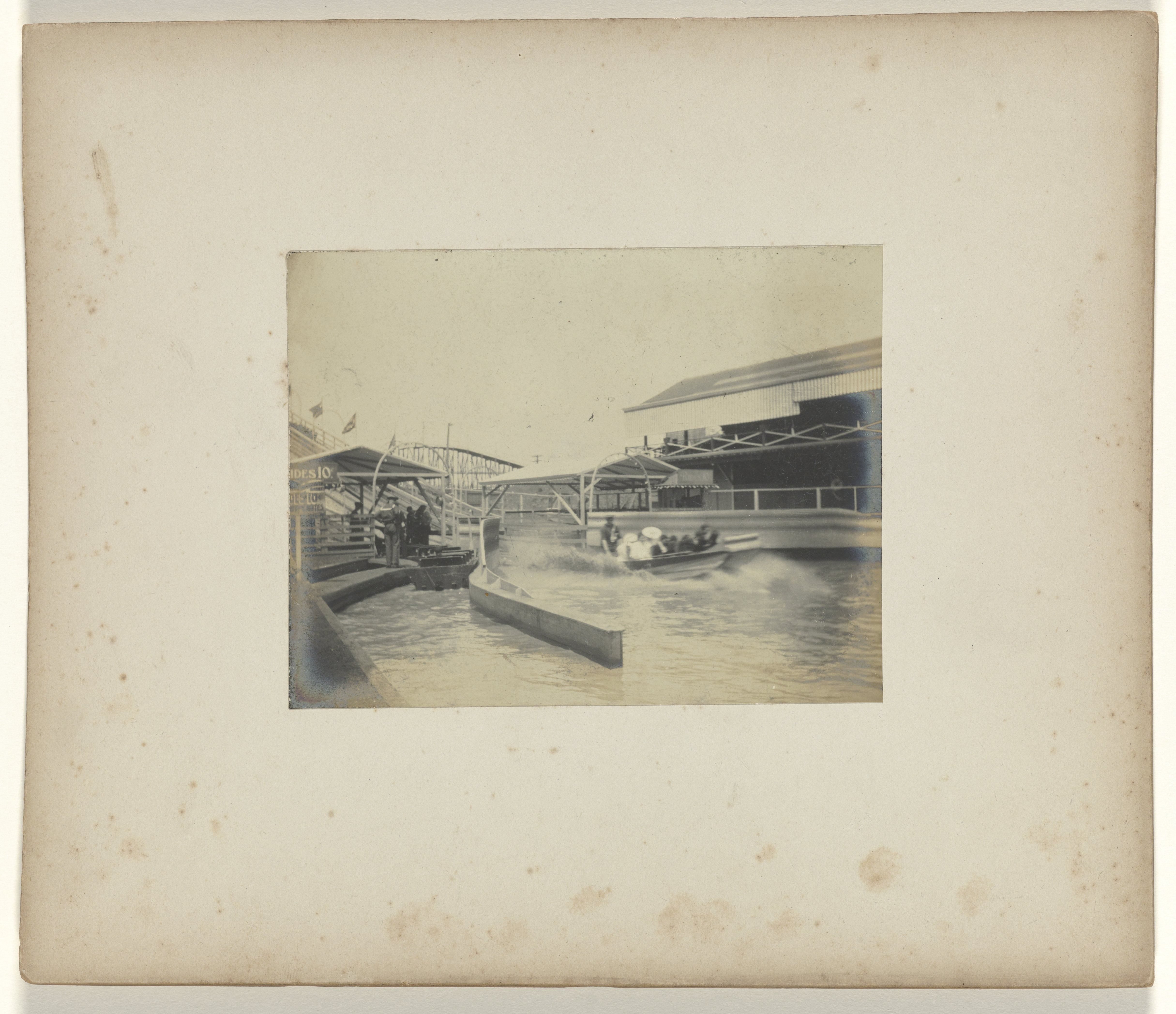 Waterbaan met bootjes op de wereldtentoonstelling in St. Louis (Louisiana Purchase Exposition), 1904