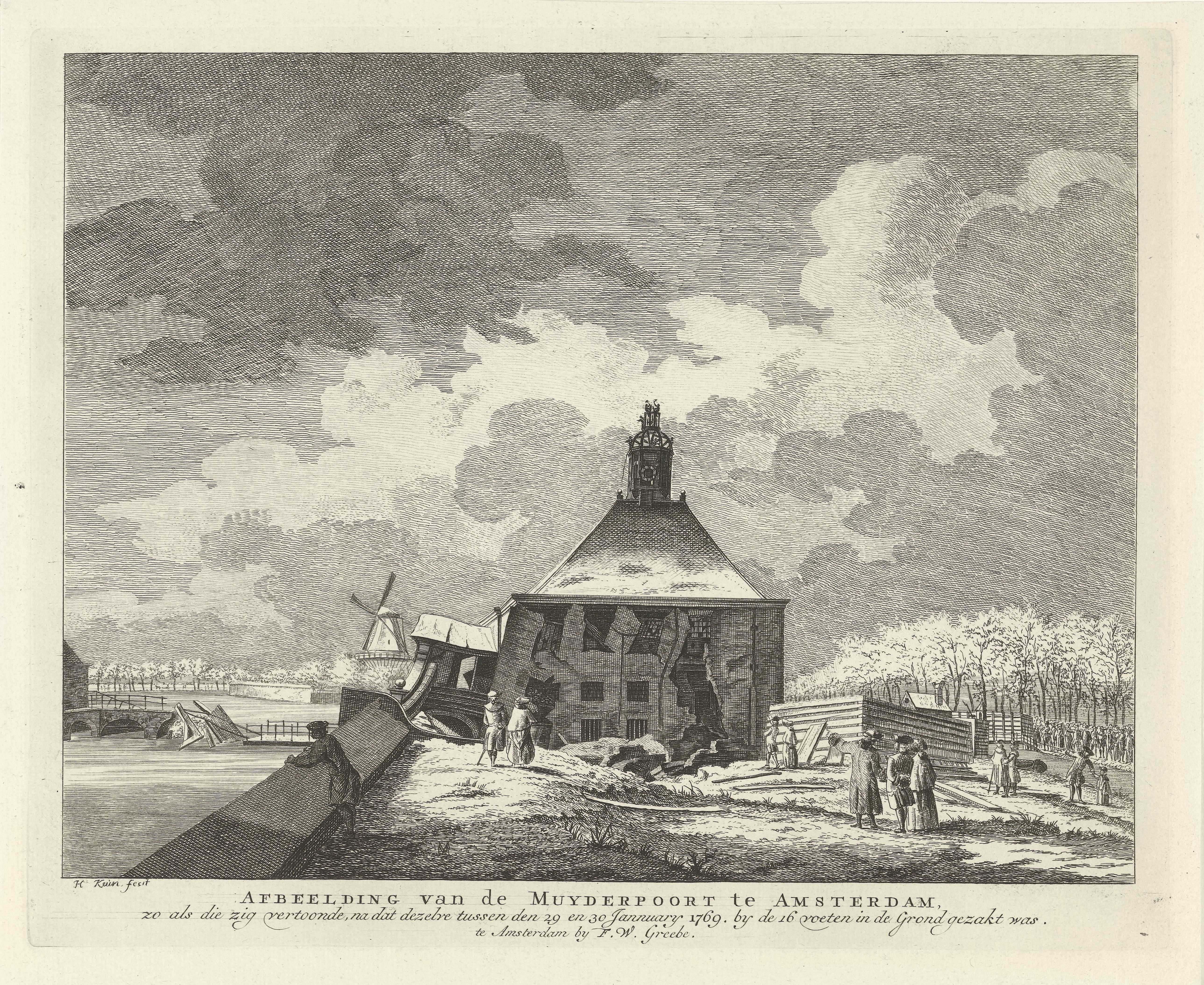 Gezicht op de verzakte Eerste Muiderpoort te Amsterdam vanaf de schans