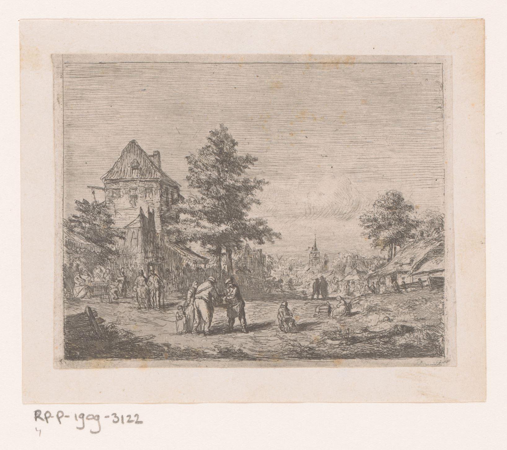 Dorpsgezicht met veel mensen op straat en een kerk op de achtergrond