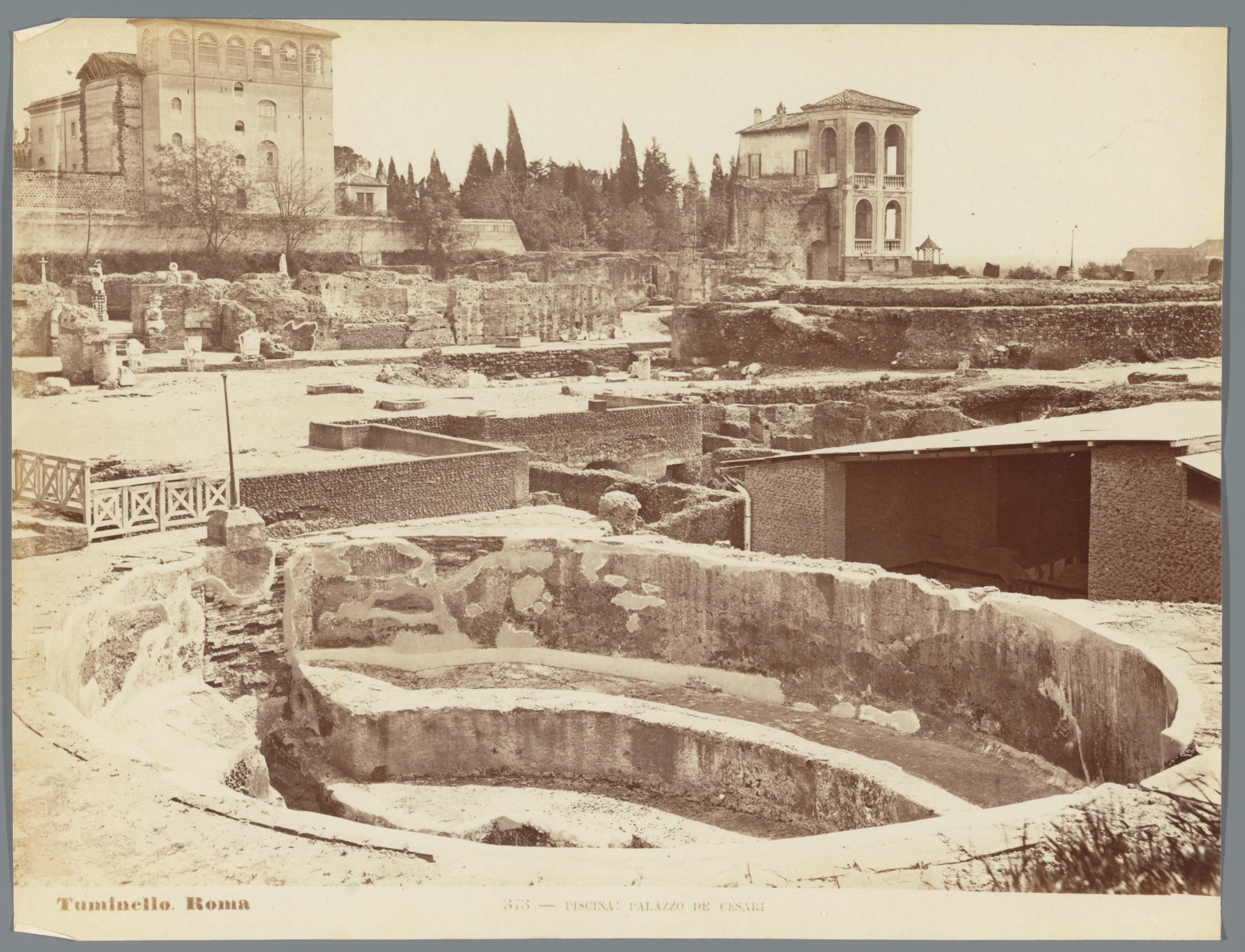 Vijver bij de Palazzo de Cesari te Rome