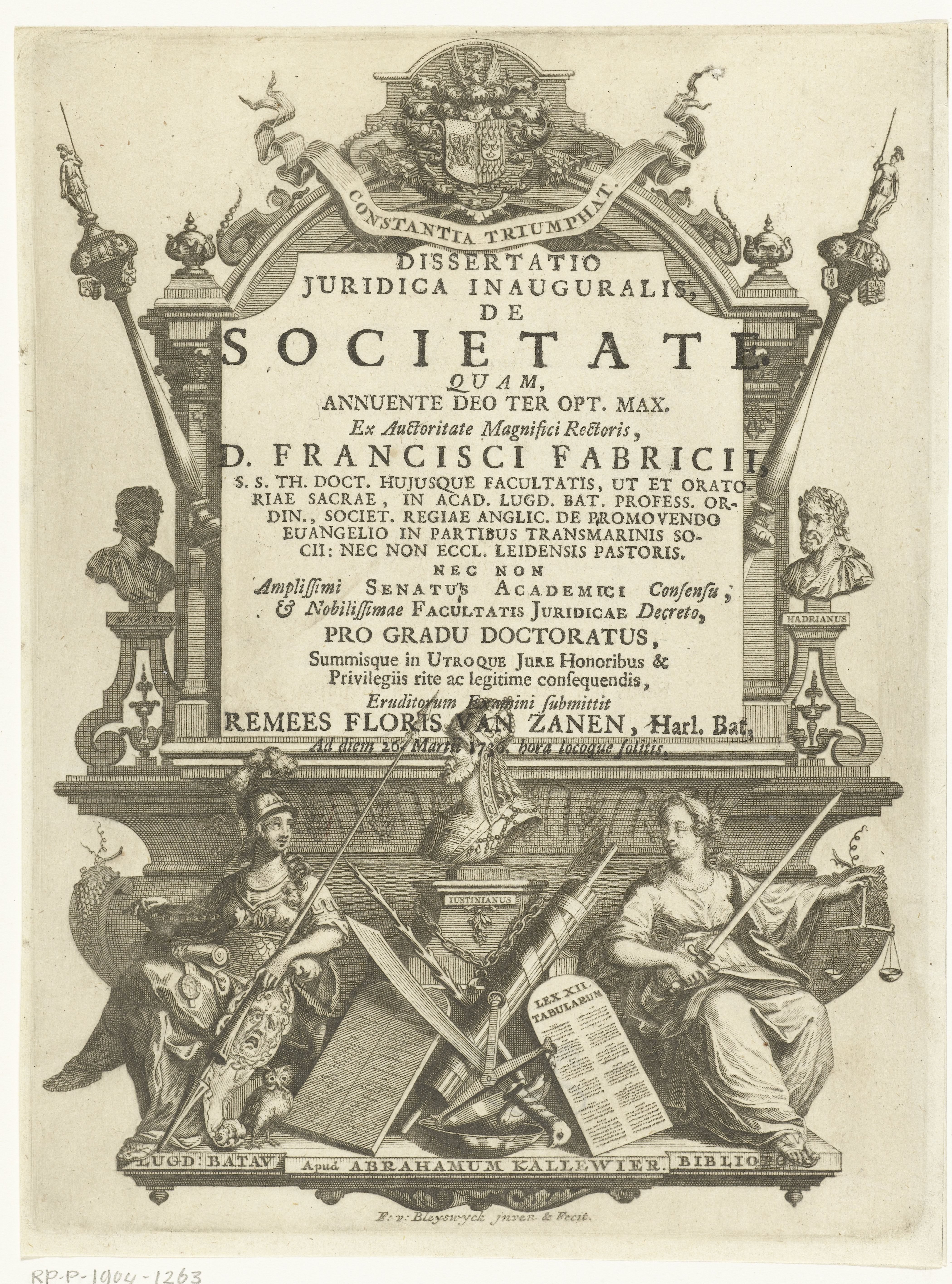 Architecturale omlijsting met buste van keizer Justinianus en Minerva en personificatie van gerechtigheid