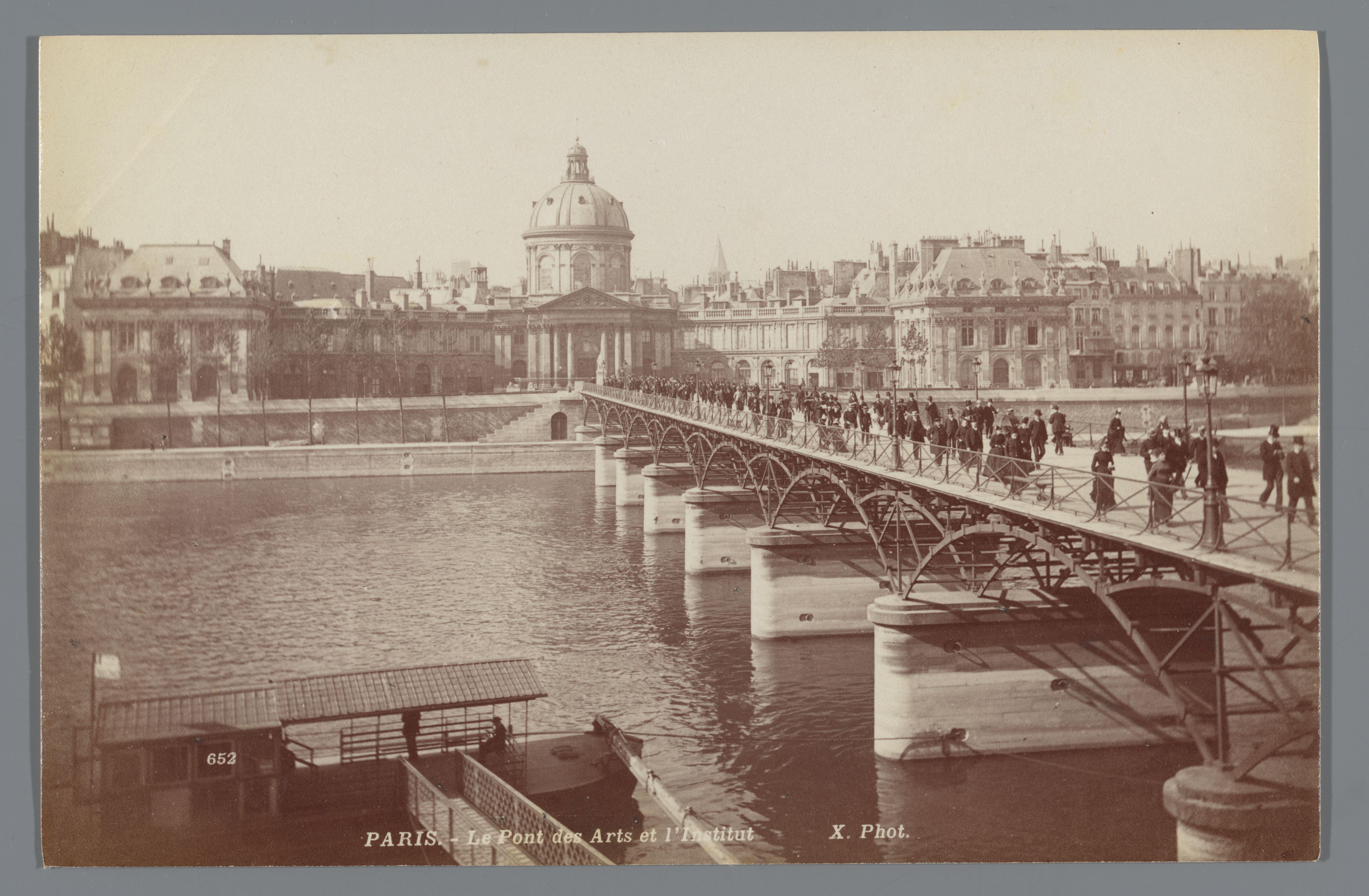 Pont des Arts en het Institut de France, Parijs