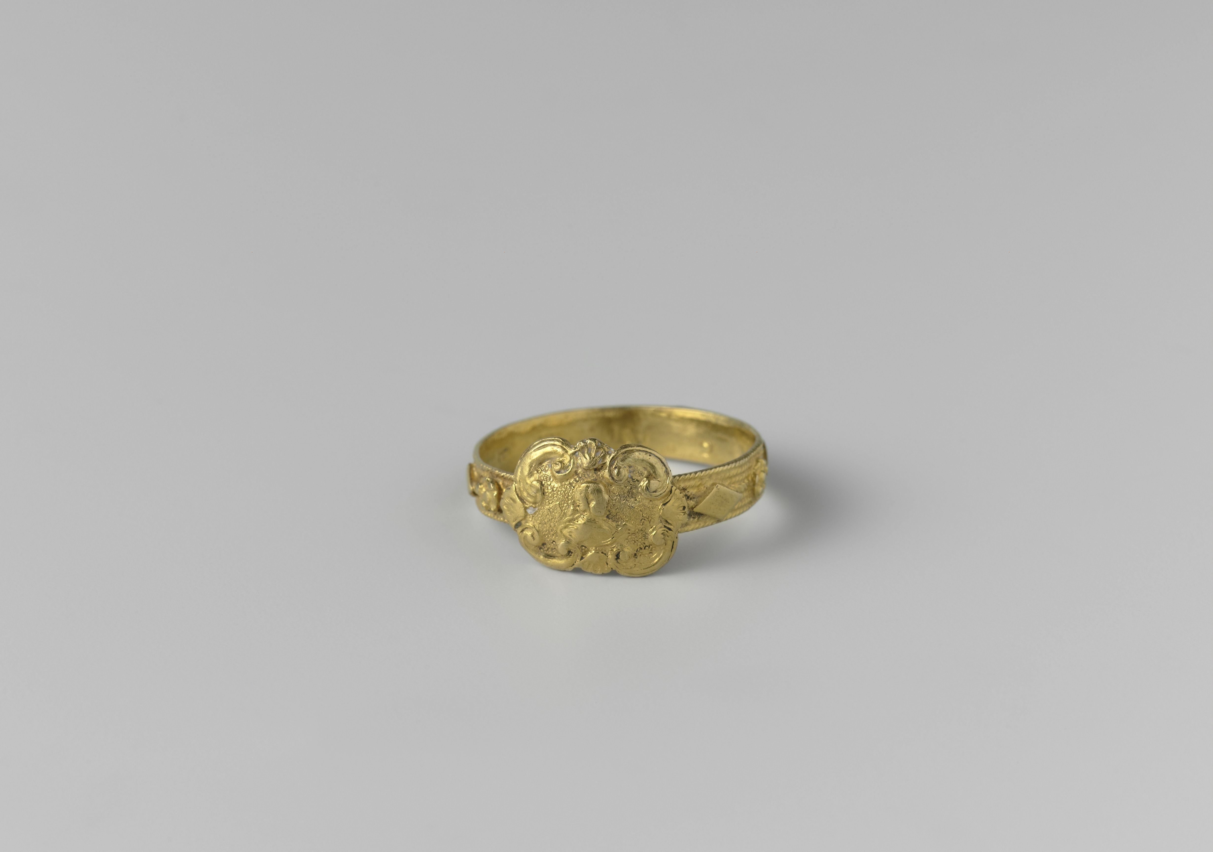 Ring met mannenkop