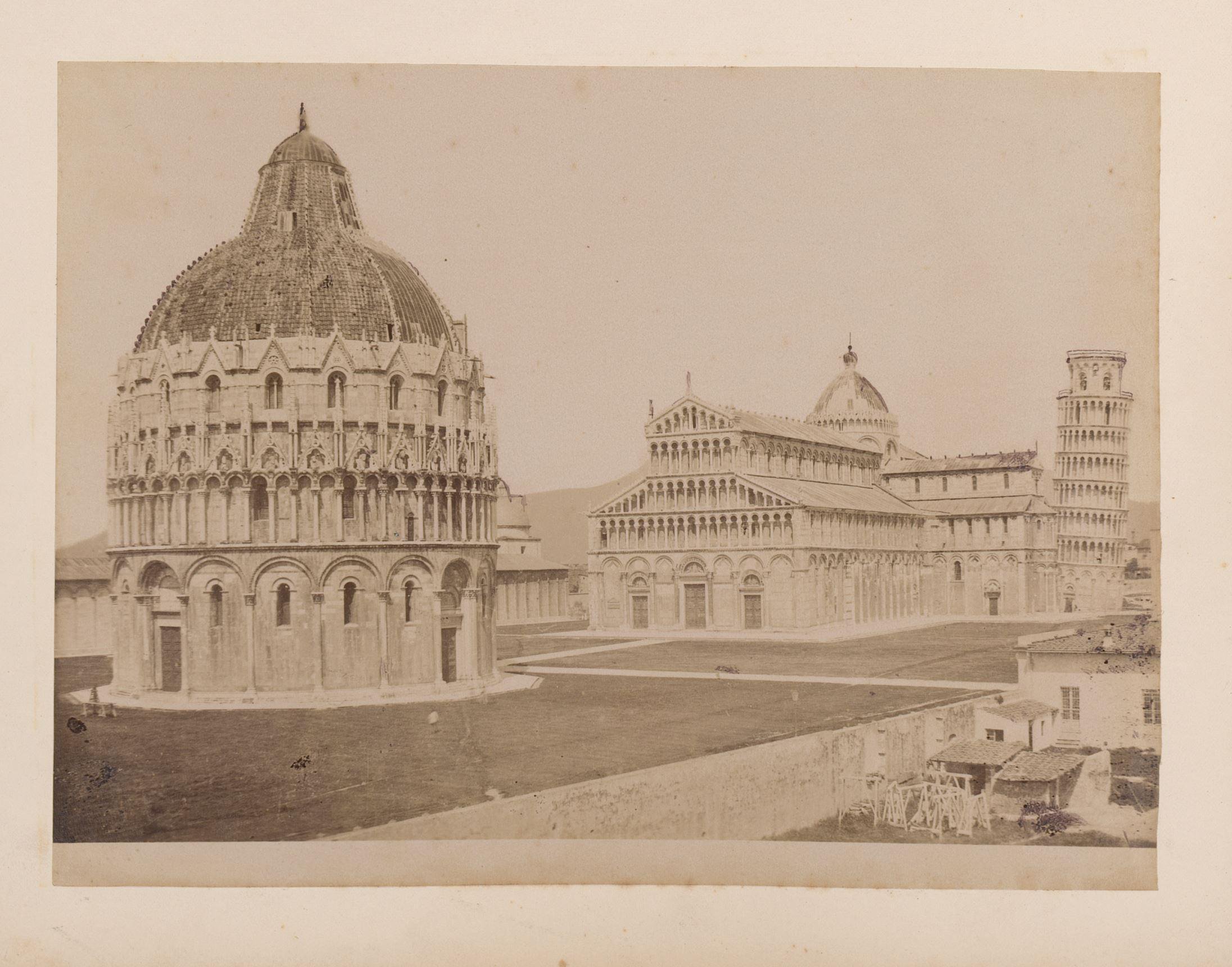 Gezicht op het Baptisterium, de kathedraal en de Toren van Pisa, Italië