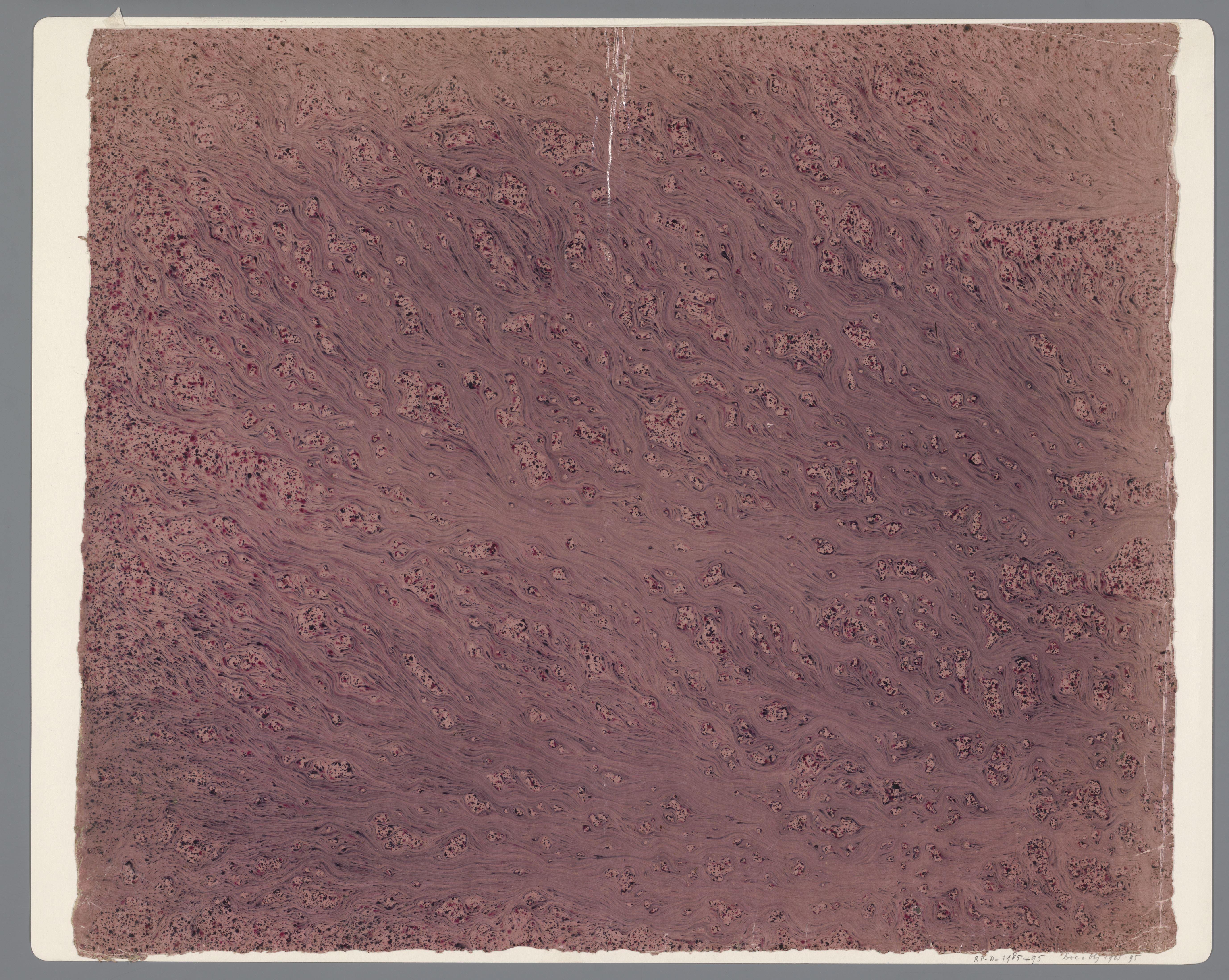 Stroommarmer in rood en zwart op roze papier
