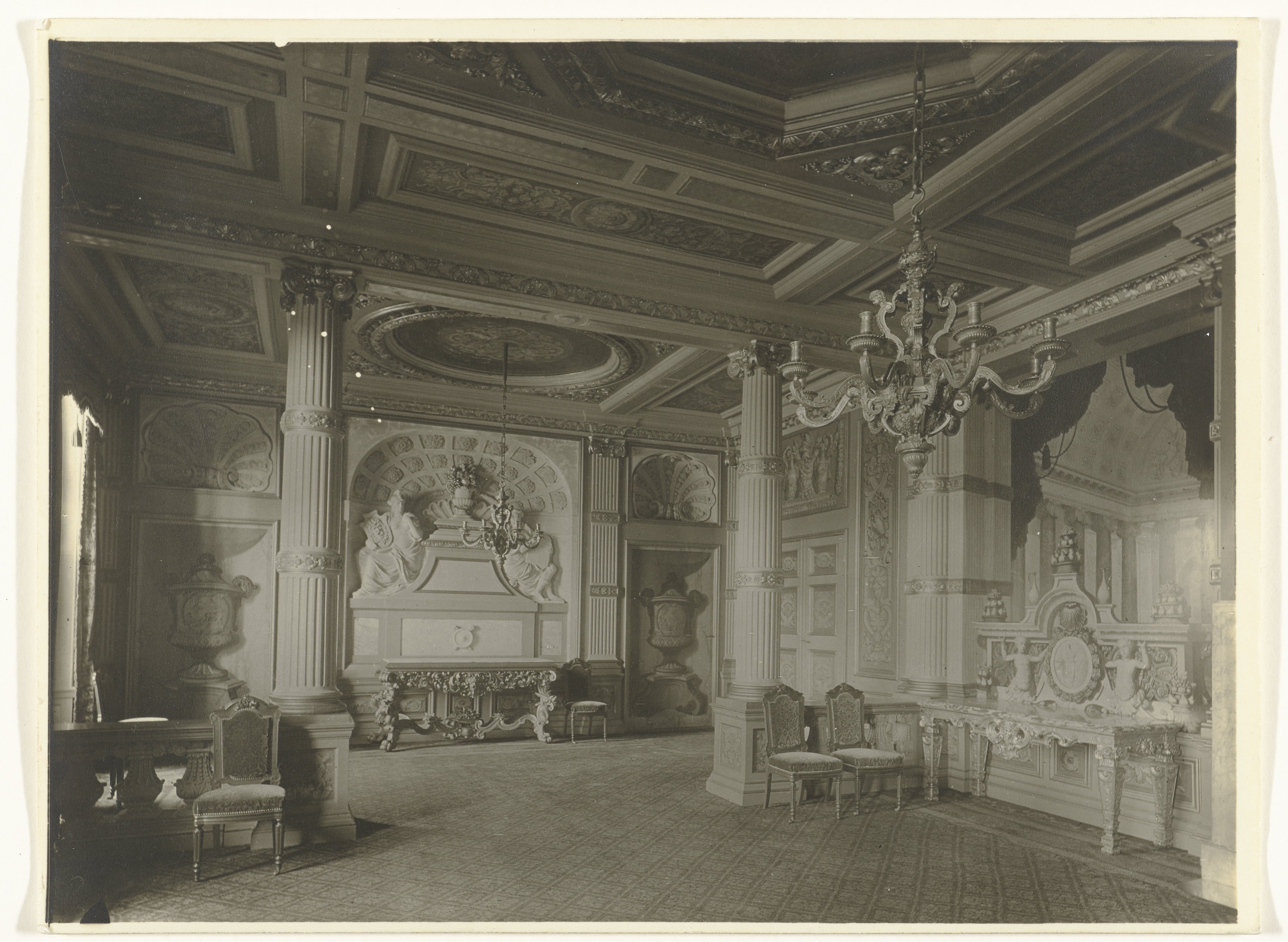 Gezicht in de Kleine Eetzaal van Paleis Het Loo in Apeldoorn