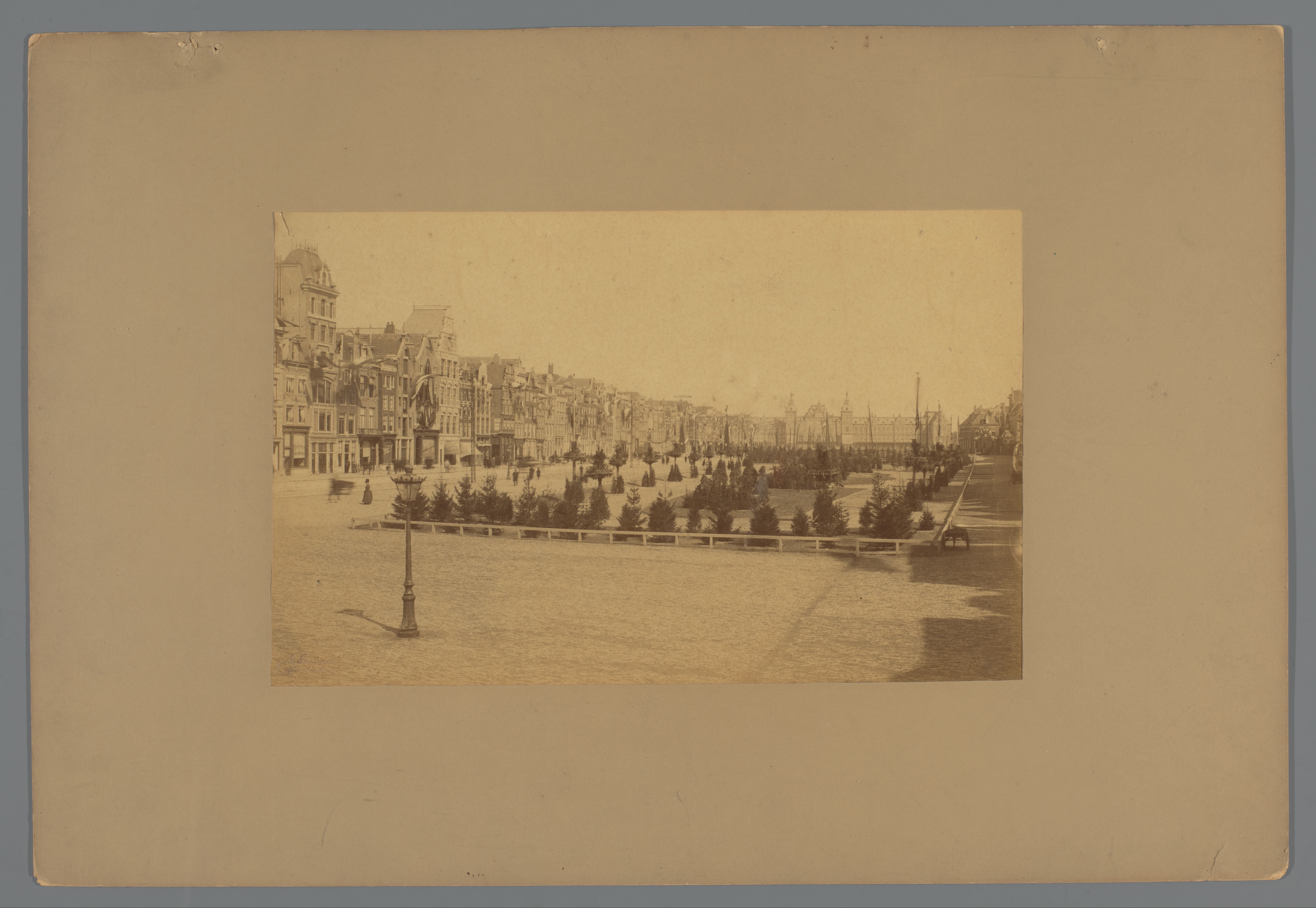 Aprilfeesten 1887: het versierde Damrak