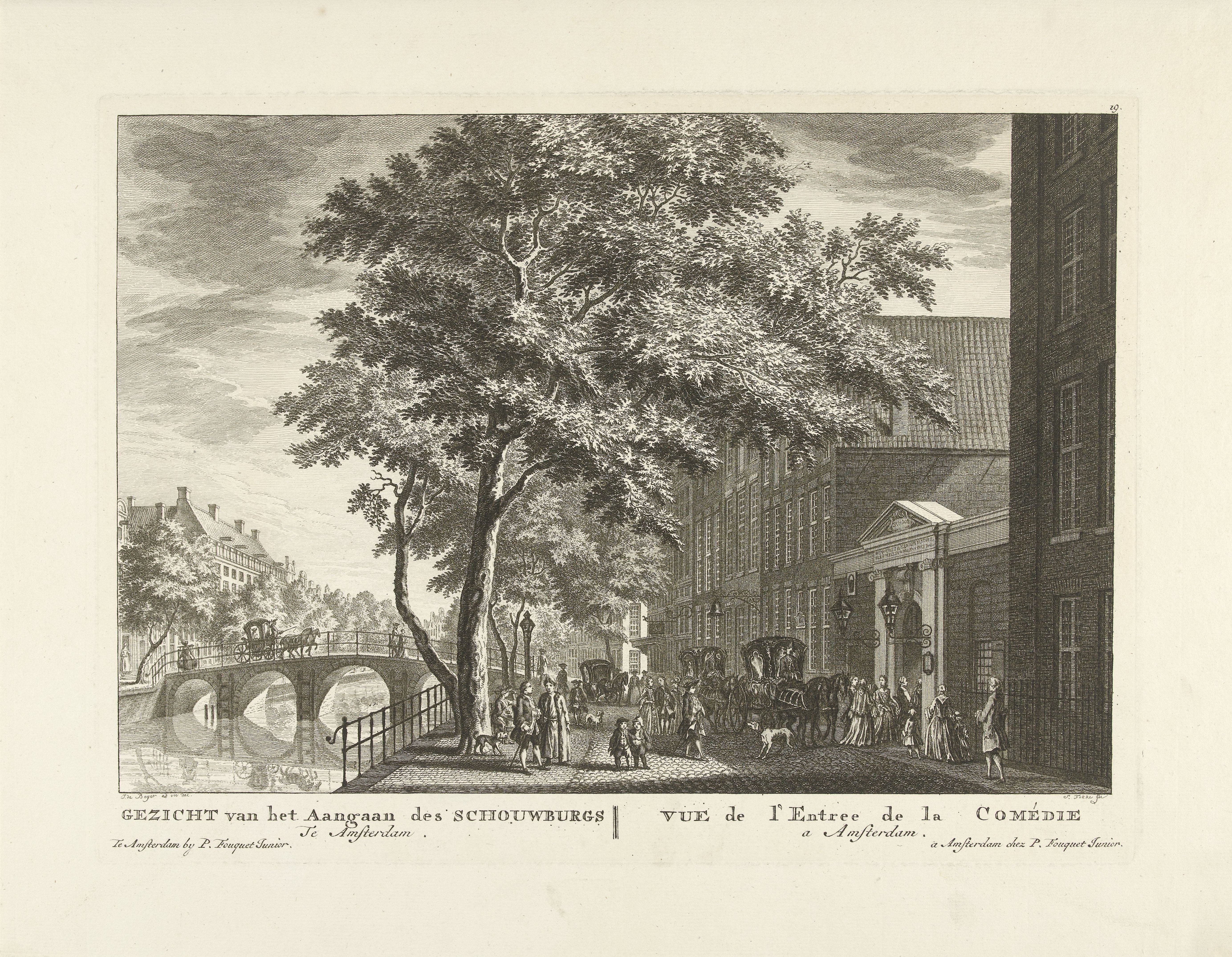 Gezicht op de poort van de schouwburg aan de Keizersgracht te Amsterdam