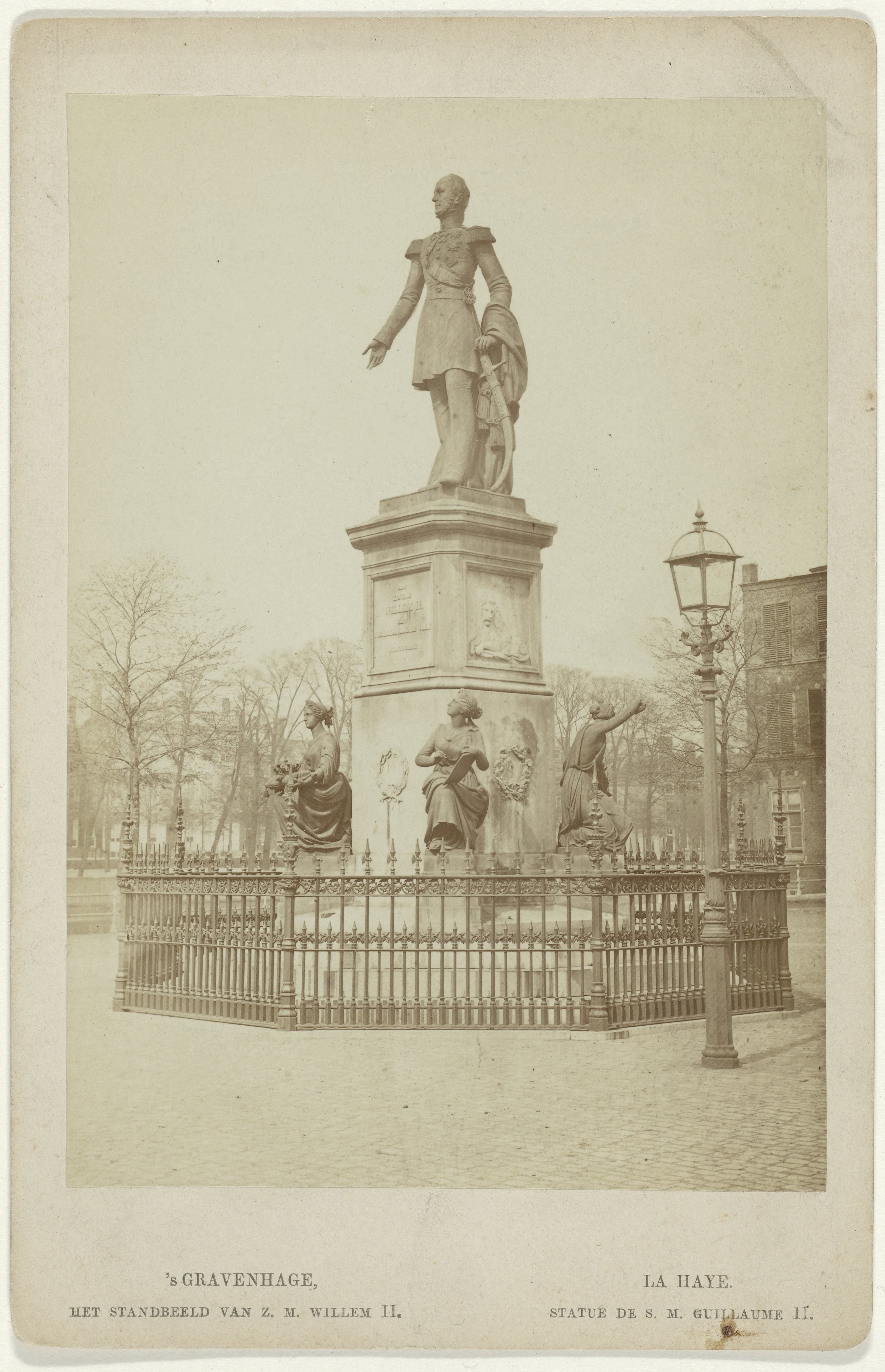 Willem II monument op het Buitenhof in Den Haag
