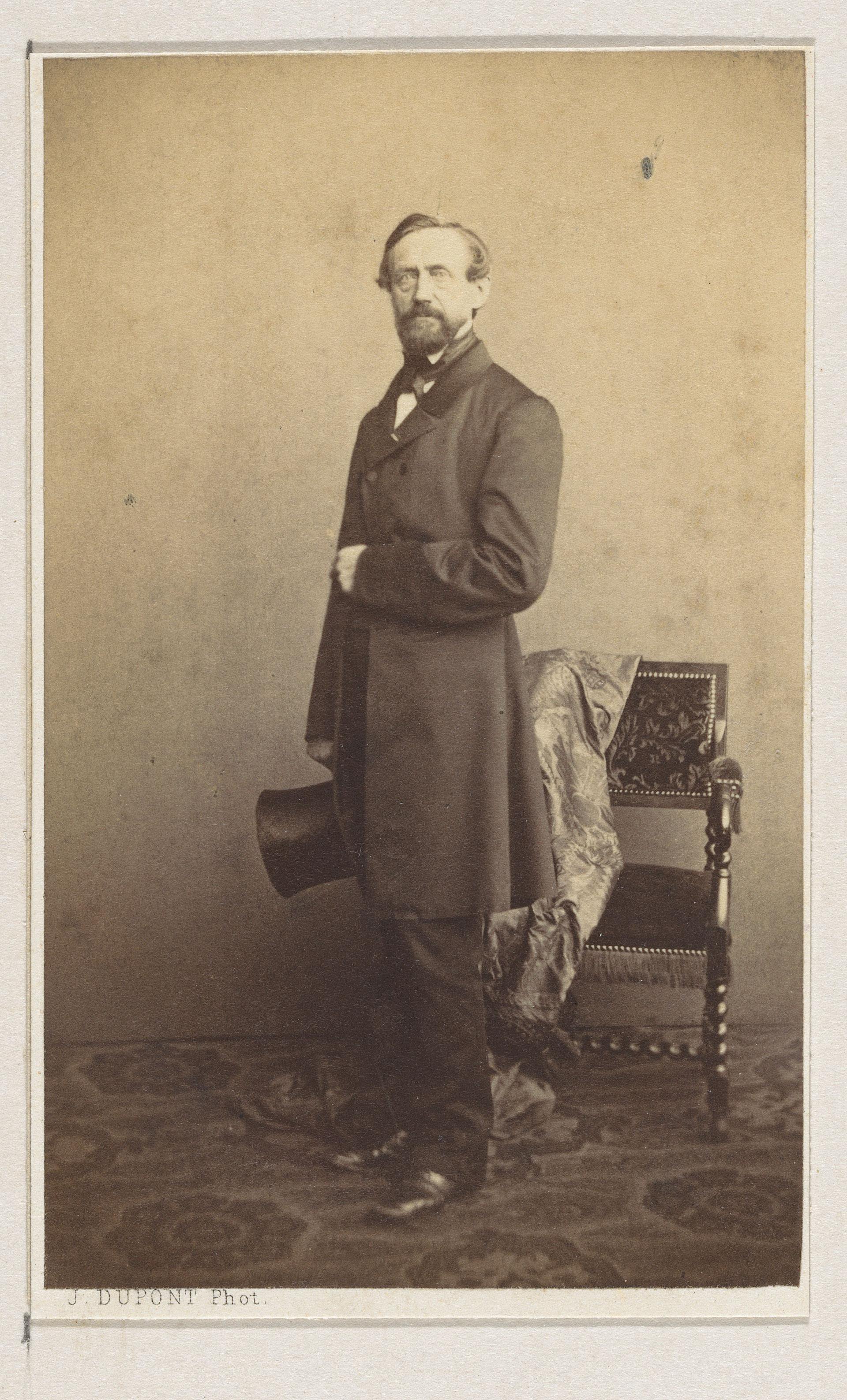 Portret van de schilder Jean Antoine Verschaeren, ten voeten uit