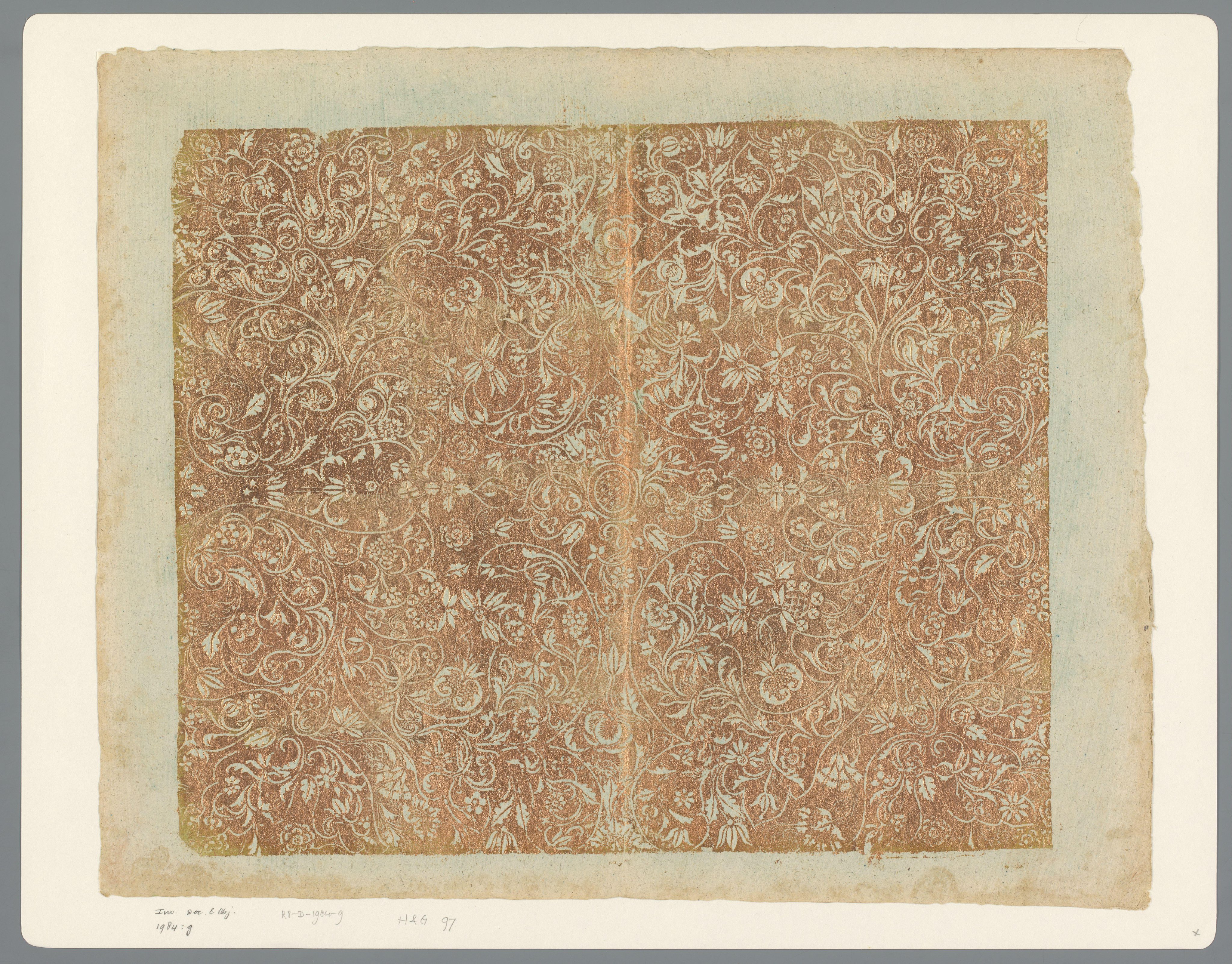 Blad met ranken met bloemen en vruchten