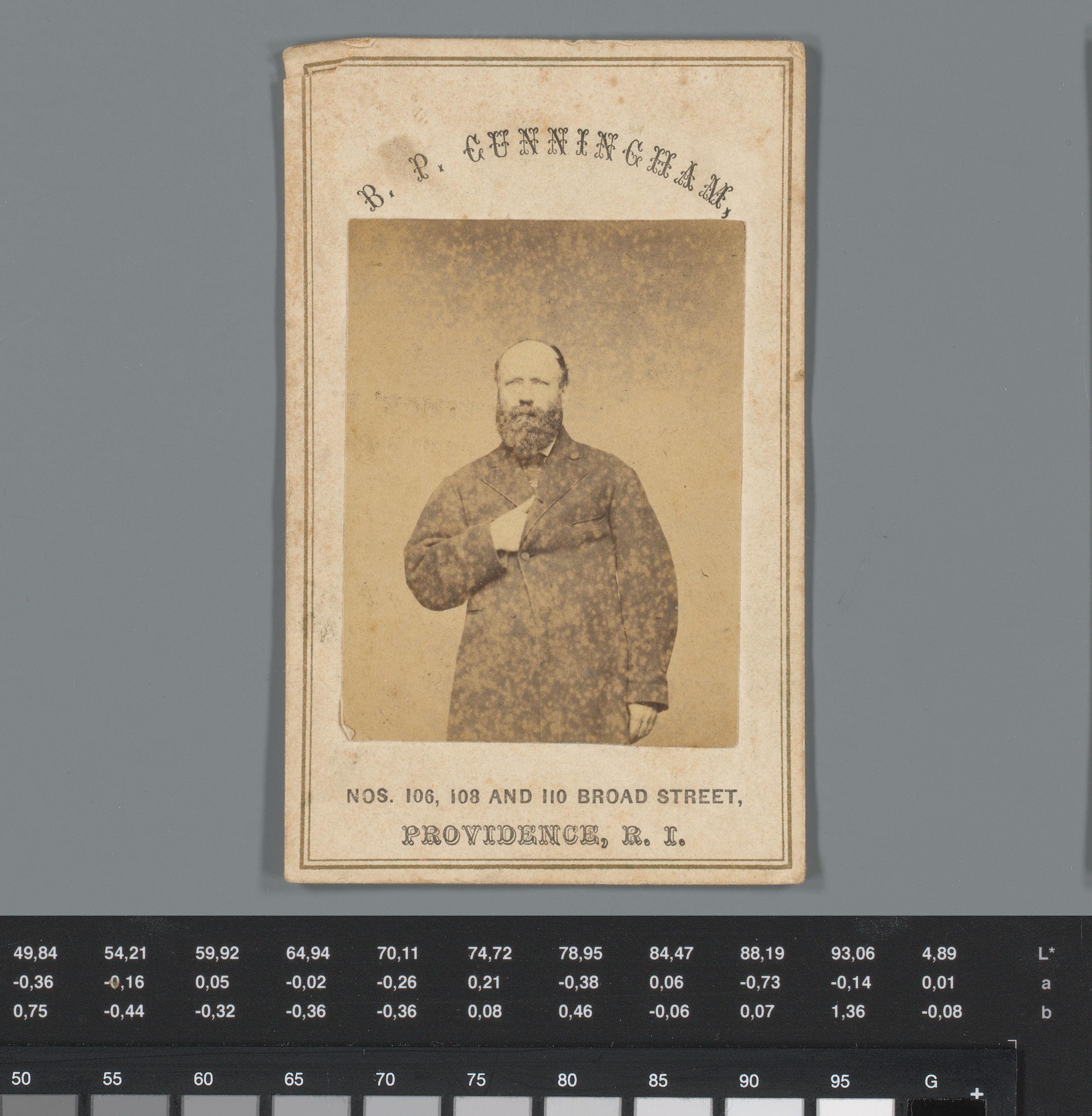 Reclame voor meubilair van B.P. Cunningham te Cunningham met portret van een onbekende man