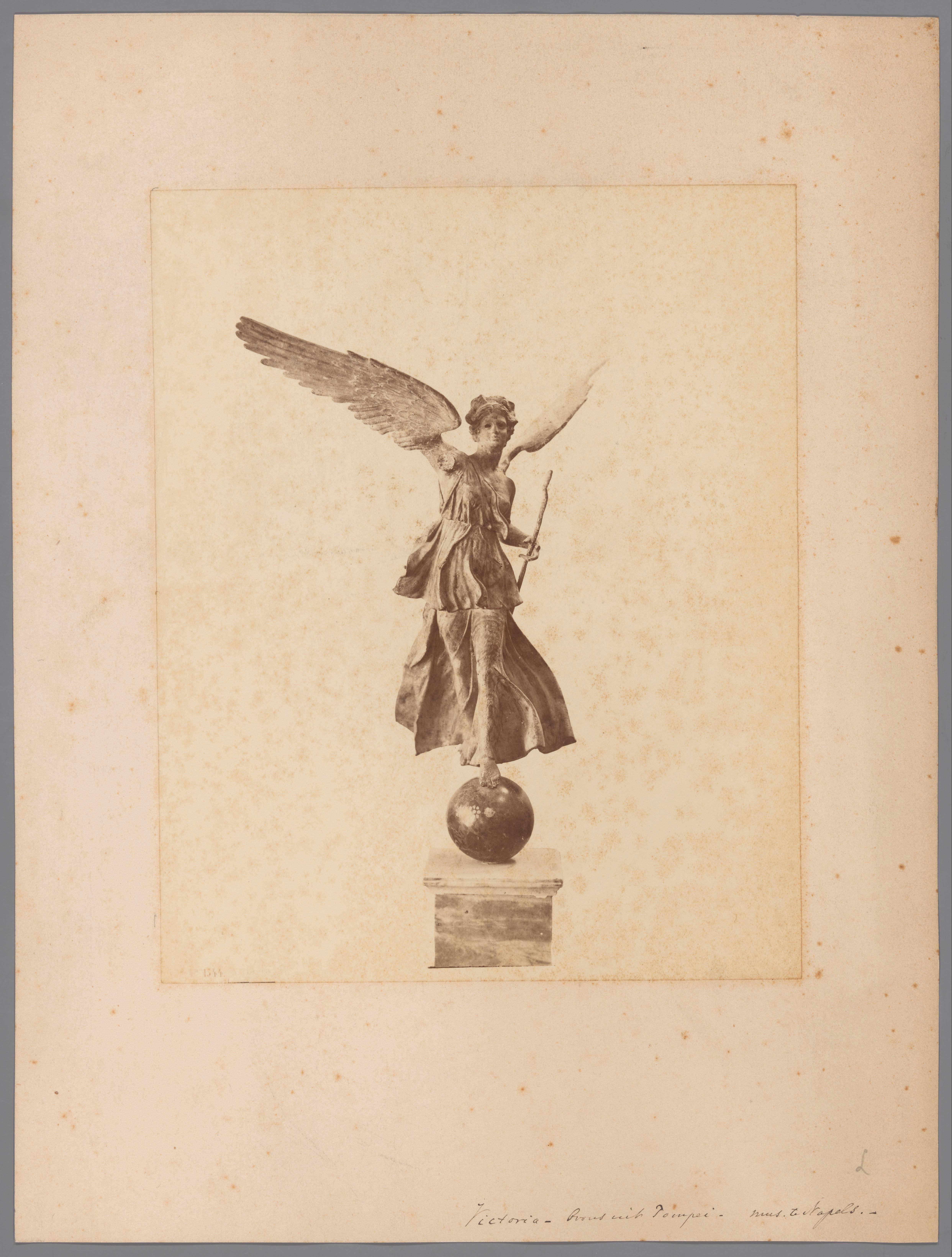 Sculptuur van Victoria uit Pompeï in het Museo Nazionale te Napels
