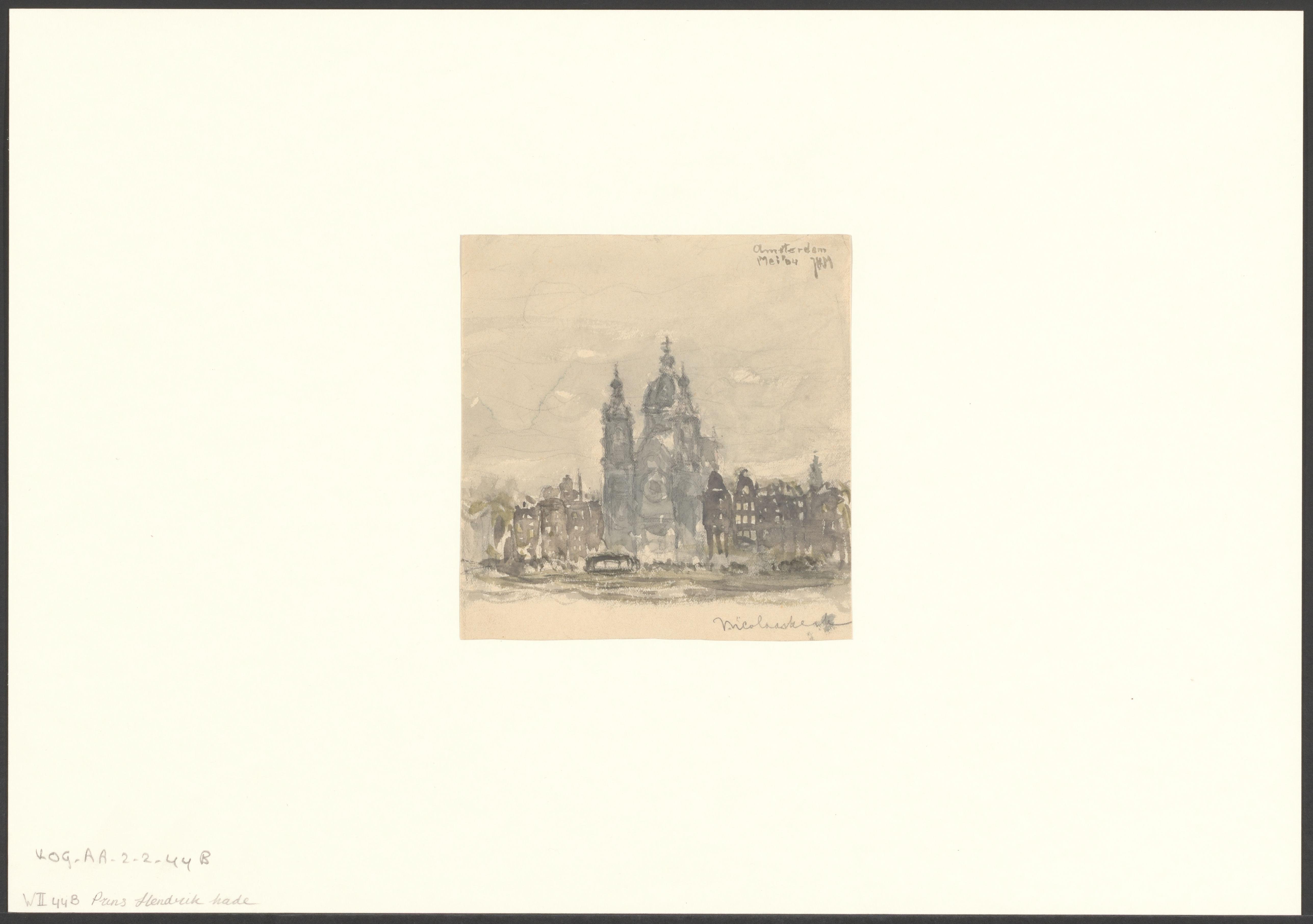 Gezicht op de Prins Hendrikkade met de façade van de Basiliek van de Heilige Nicolaas