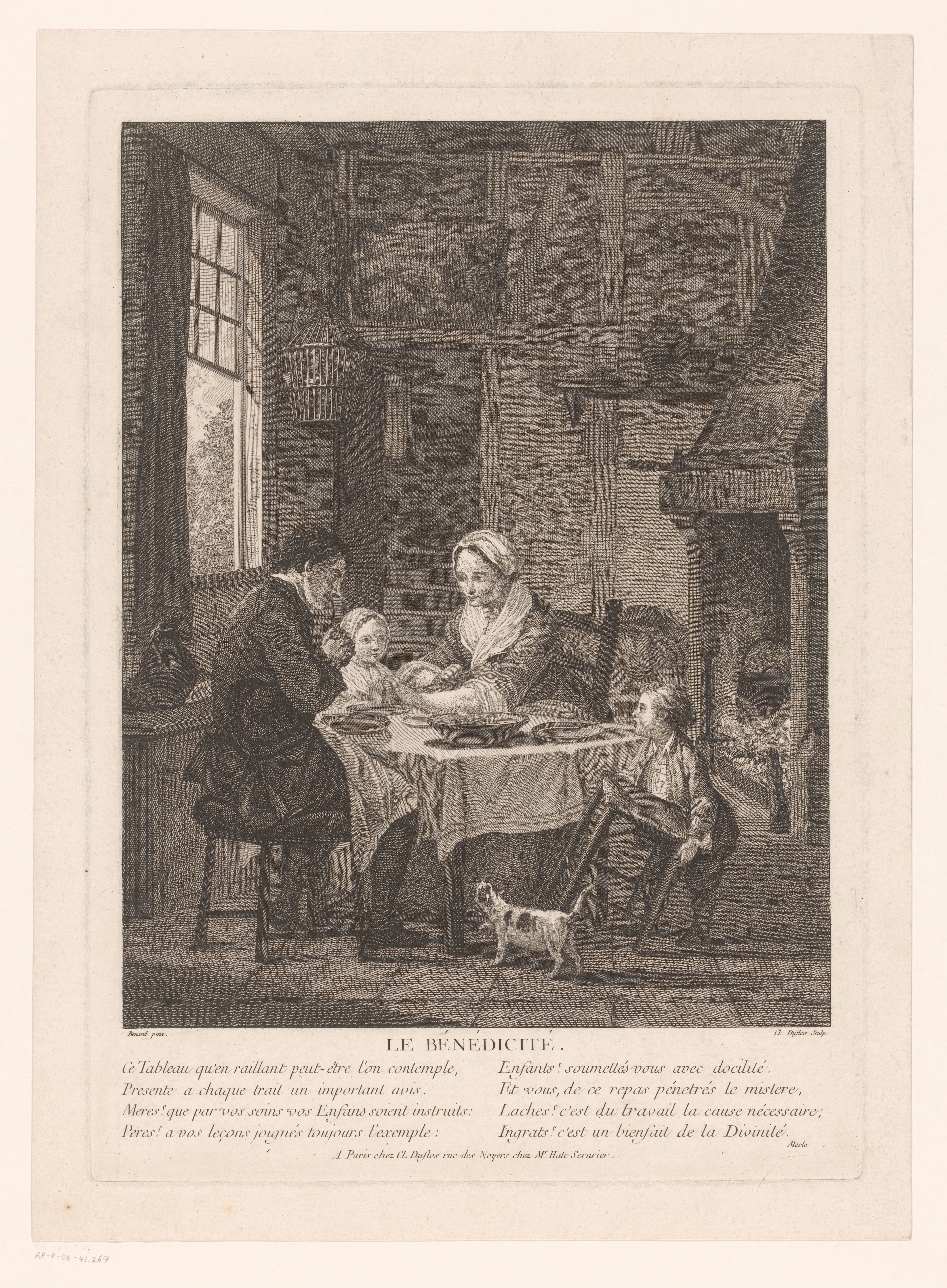 Interieur met gezin dat het eten zegent aan tafel