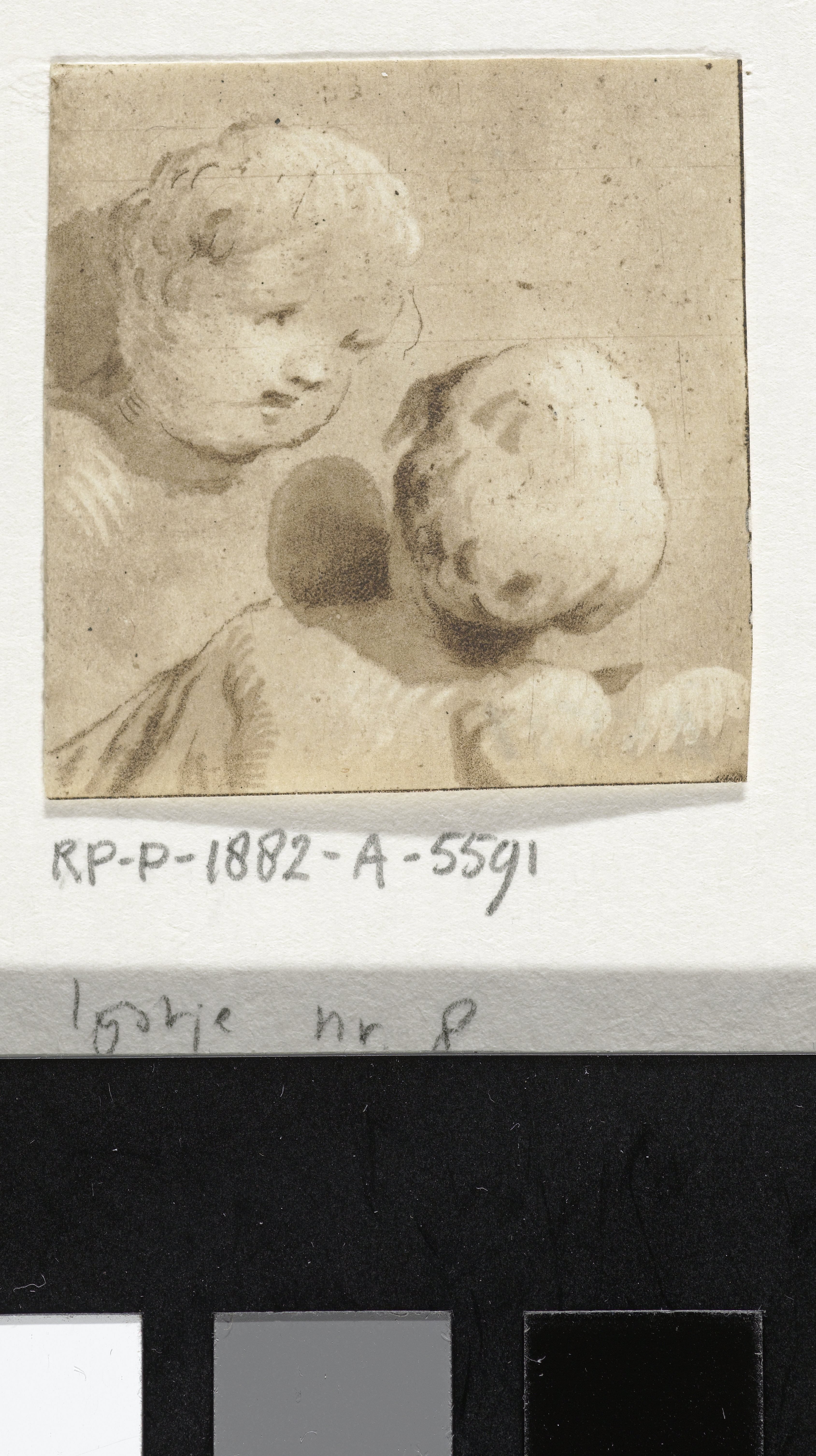 Twee hoofdjes van kinderen of putti