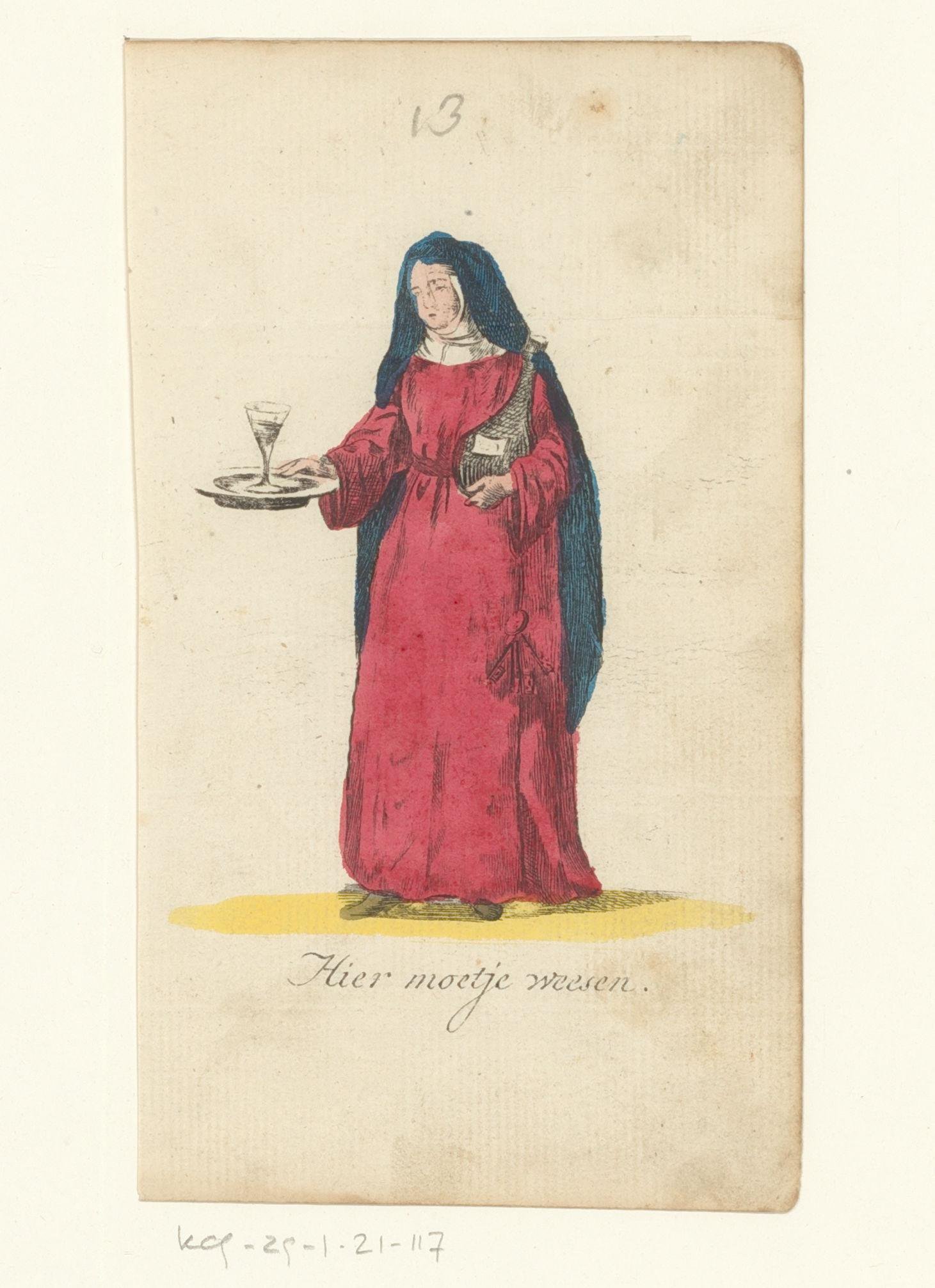 Vrouw met glas wijn op een dienblad en een fles onder haar arm