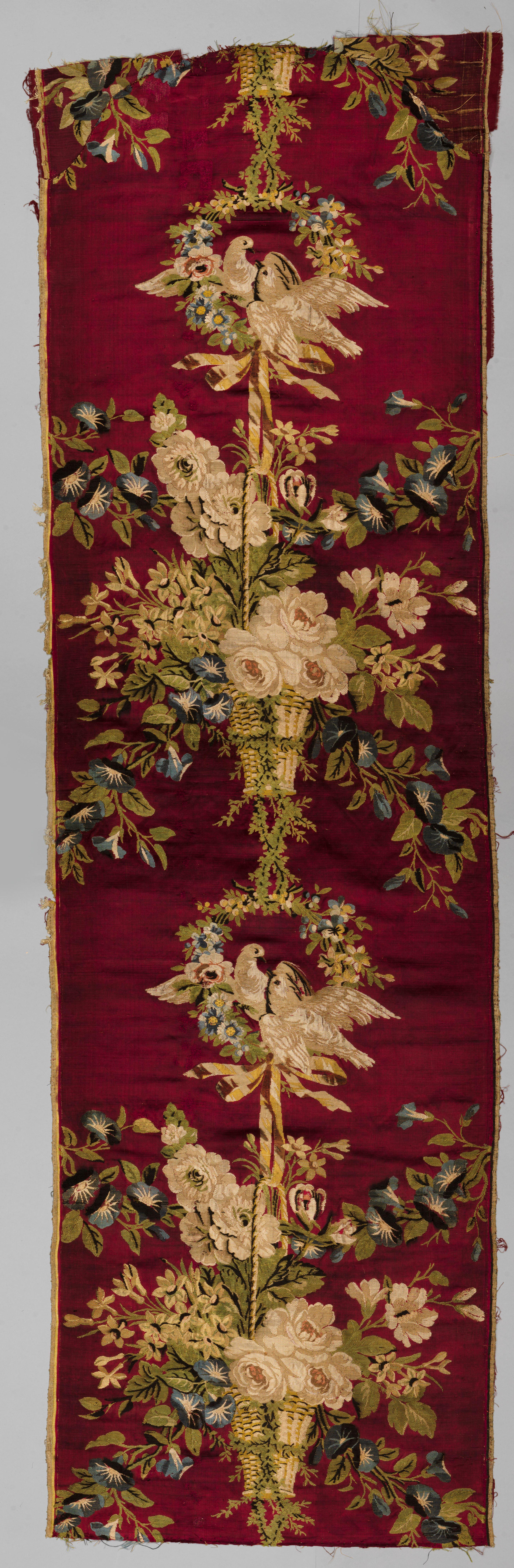 Wandbespanning van lampas met tortelduivenpatroon