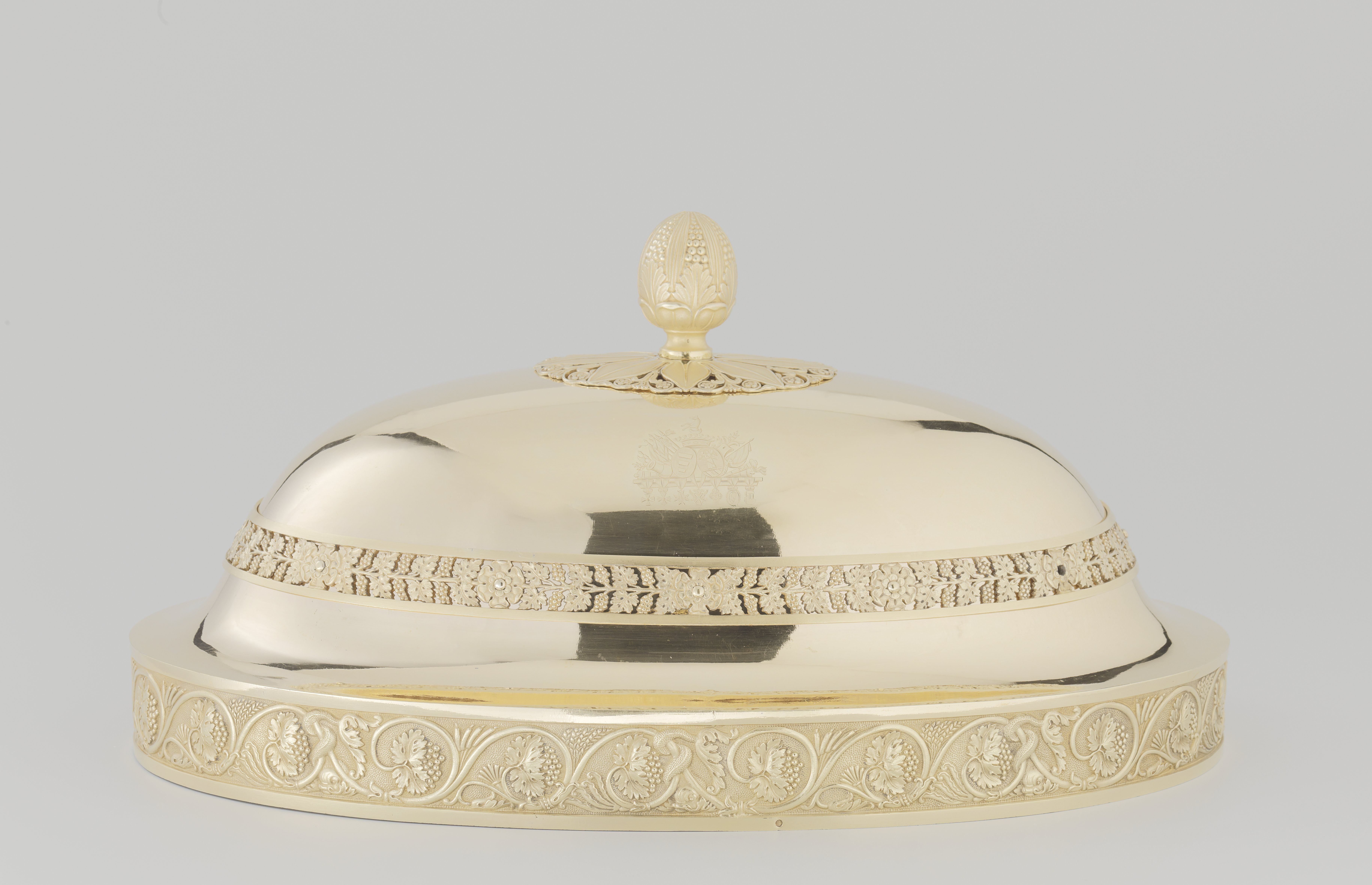 Dish covers, coolers, soup tureens, salt cellars, pepper and mustard pots, sauceboats
