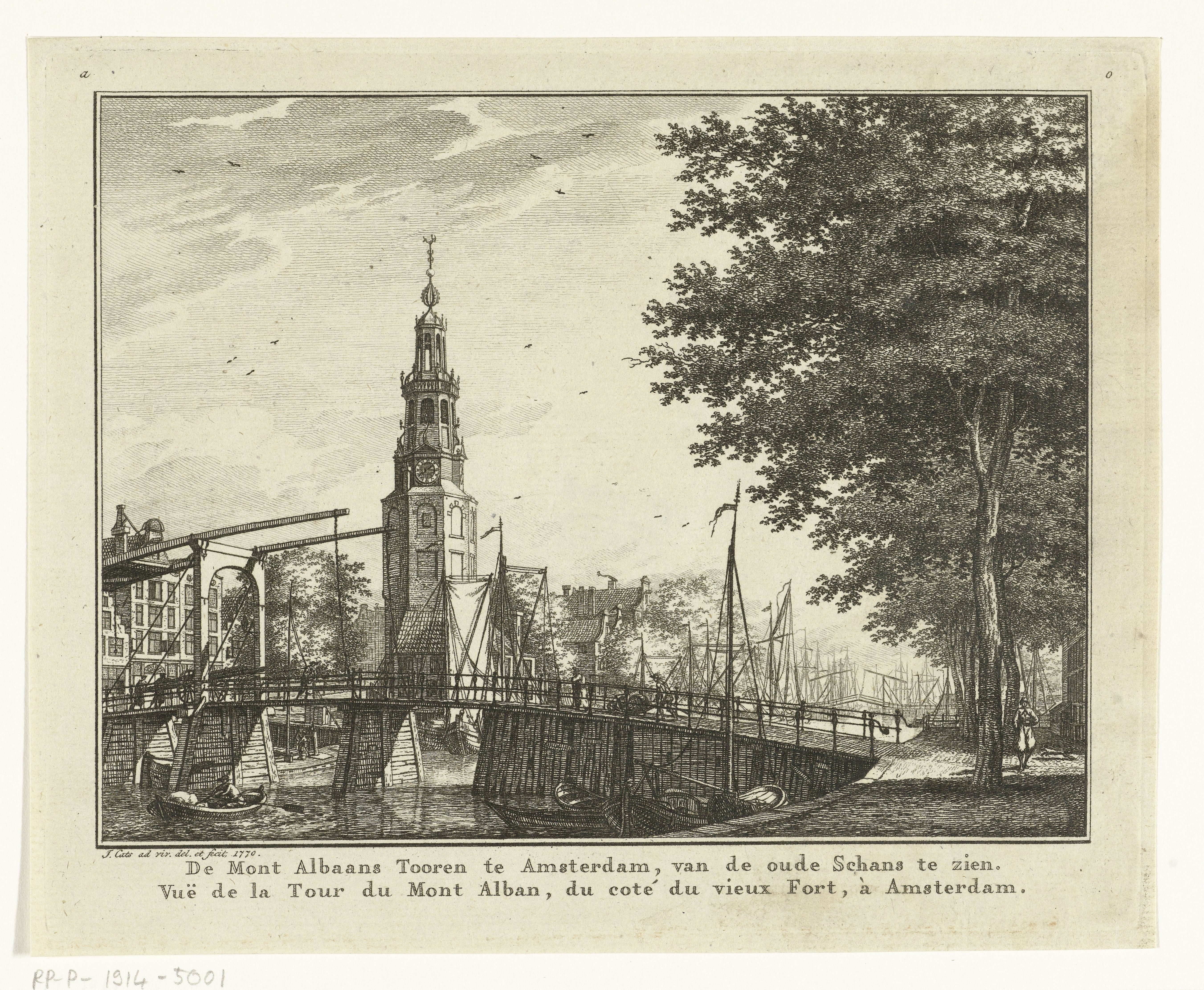 Gezicht op de Montelbaanstoren in Amsterdam vanaf de Oude Schans
