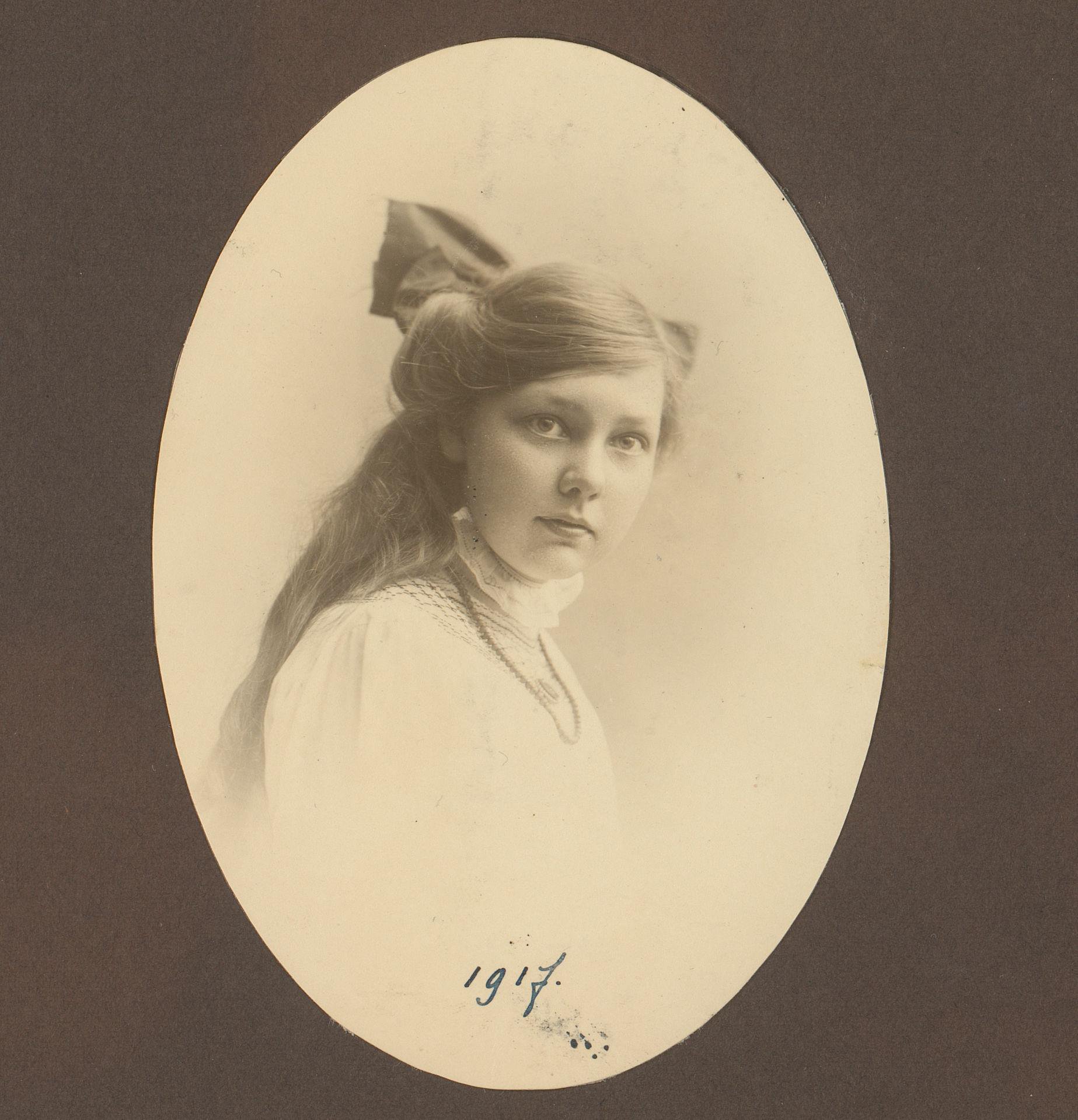 Portret van een jonge vrouw
