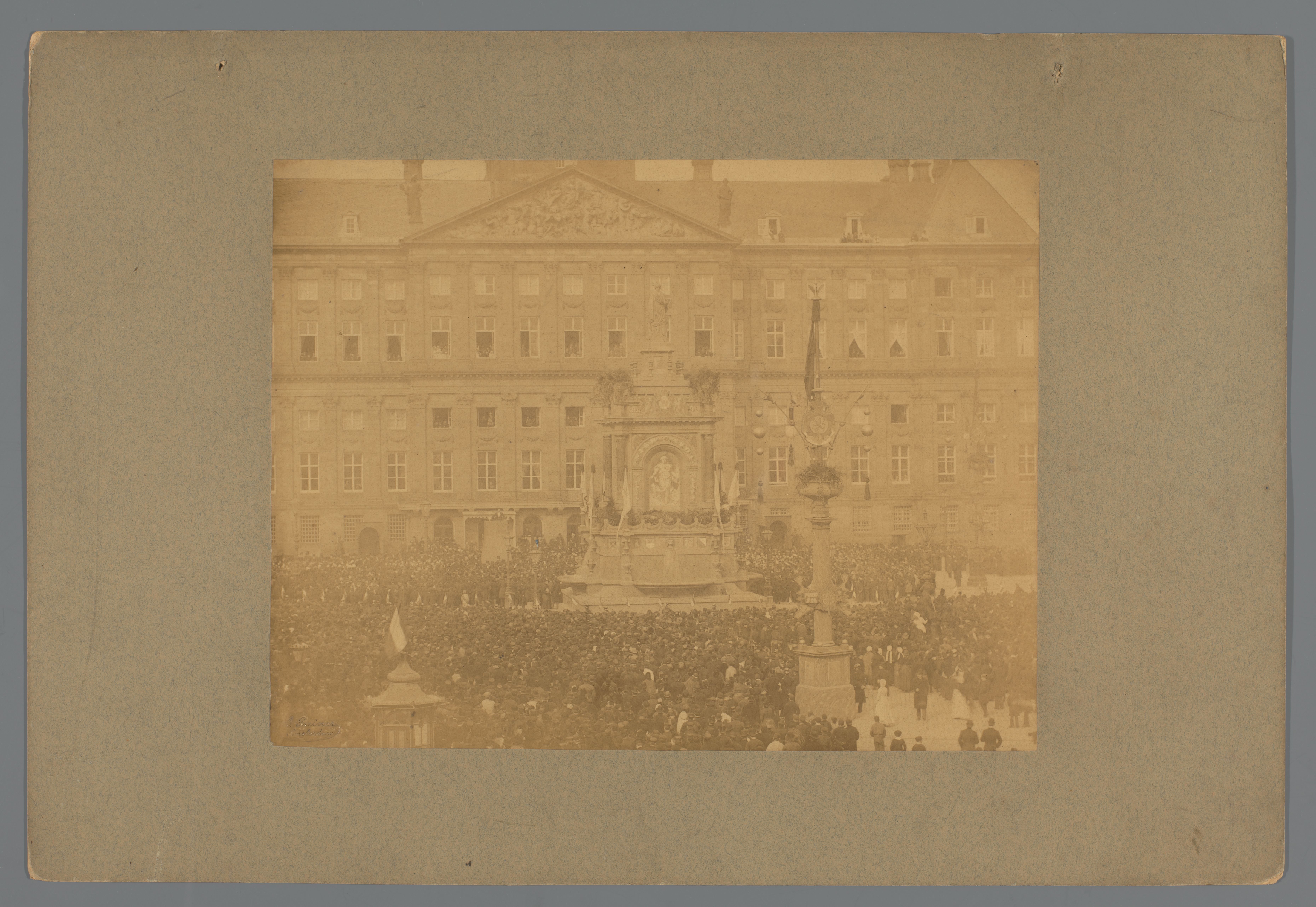 Aprilfeesten 1887: aankomst van de stoet op de Dam